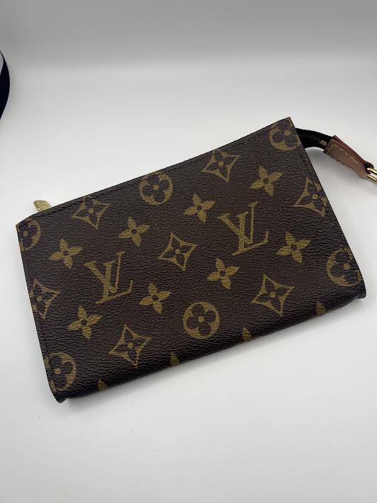 Louis Vuitton Bucket Pouch