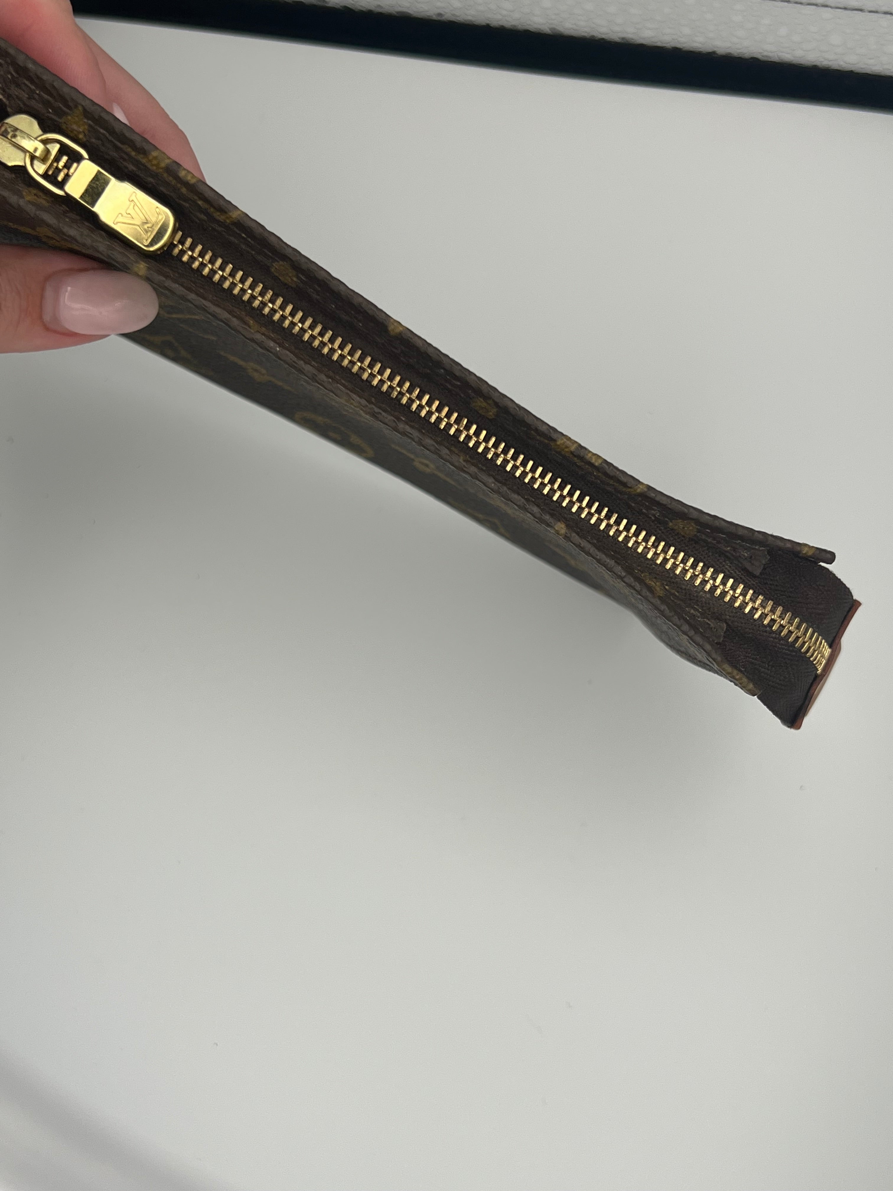 Louis Vuitton Bucket Pouch