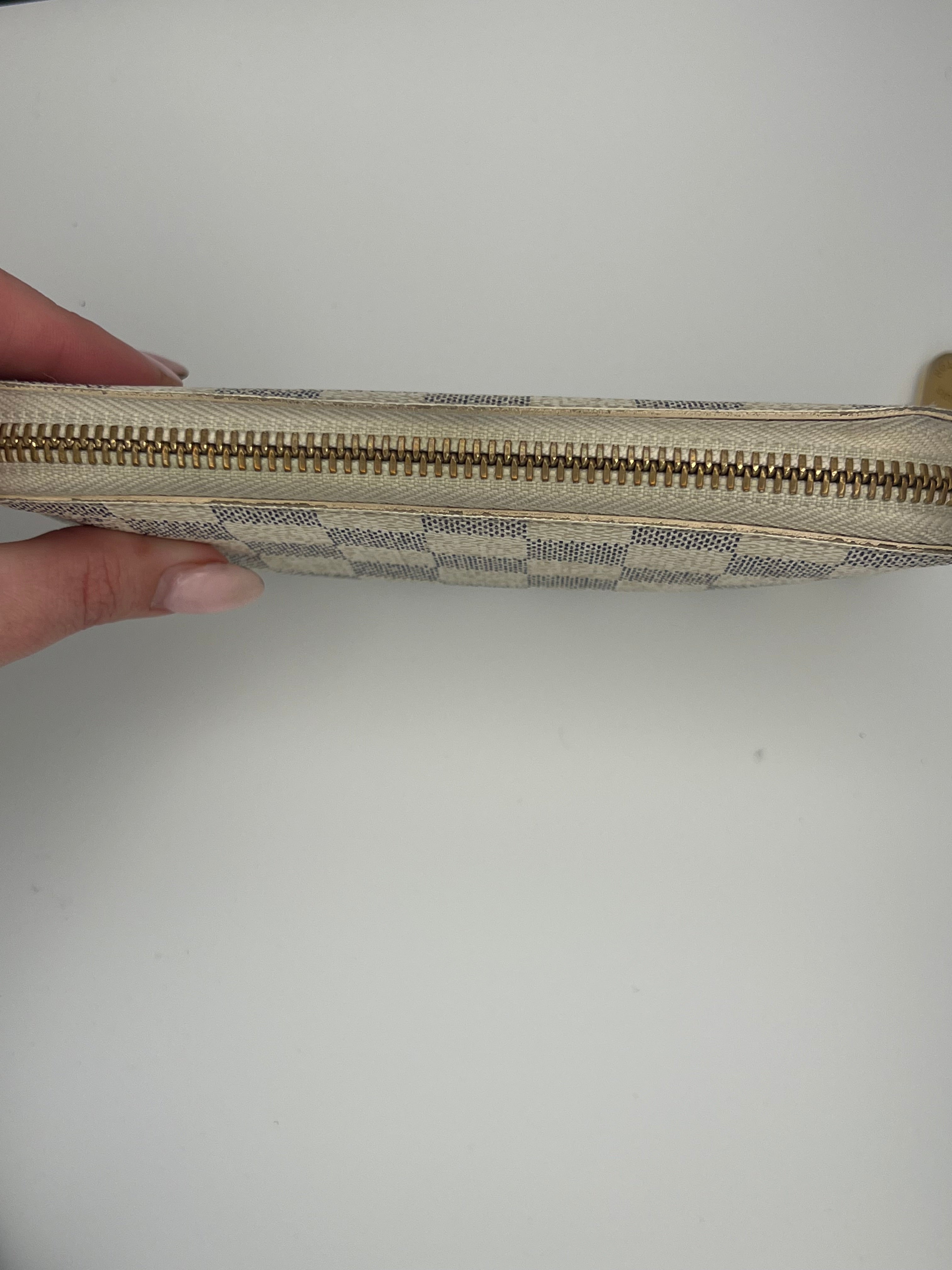 Louis Vuitton azure zippy wallet