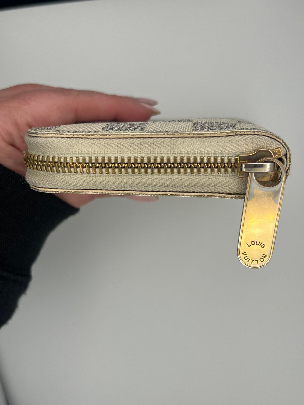 Louis Vuitton azure zippy wallet