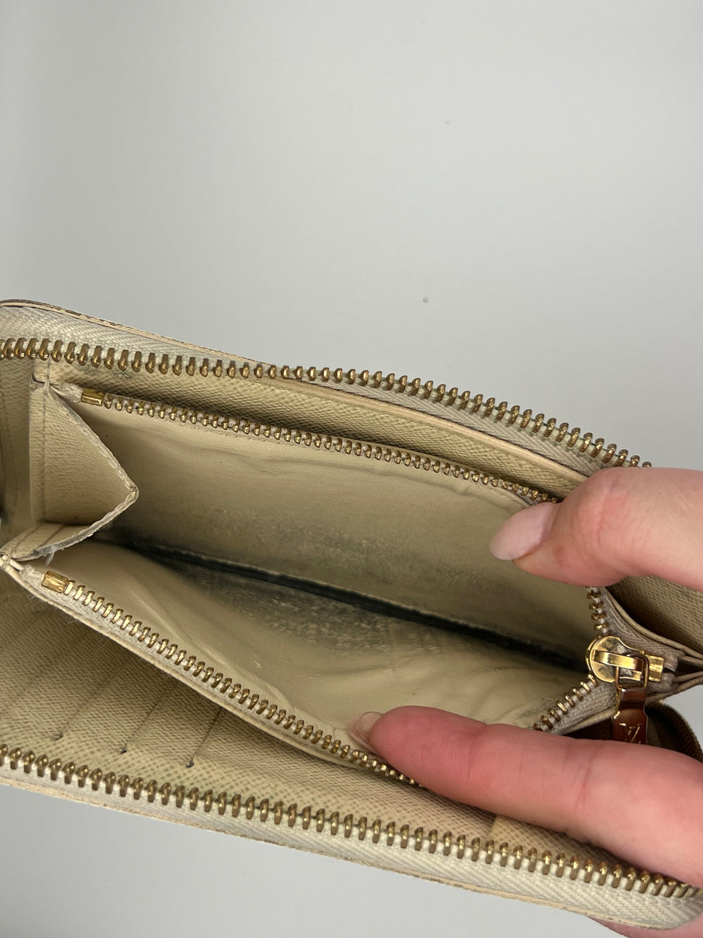 Louis Vuitton azure zippy wallet
