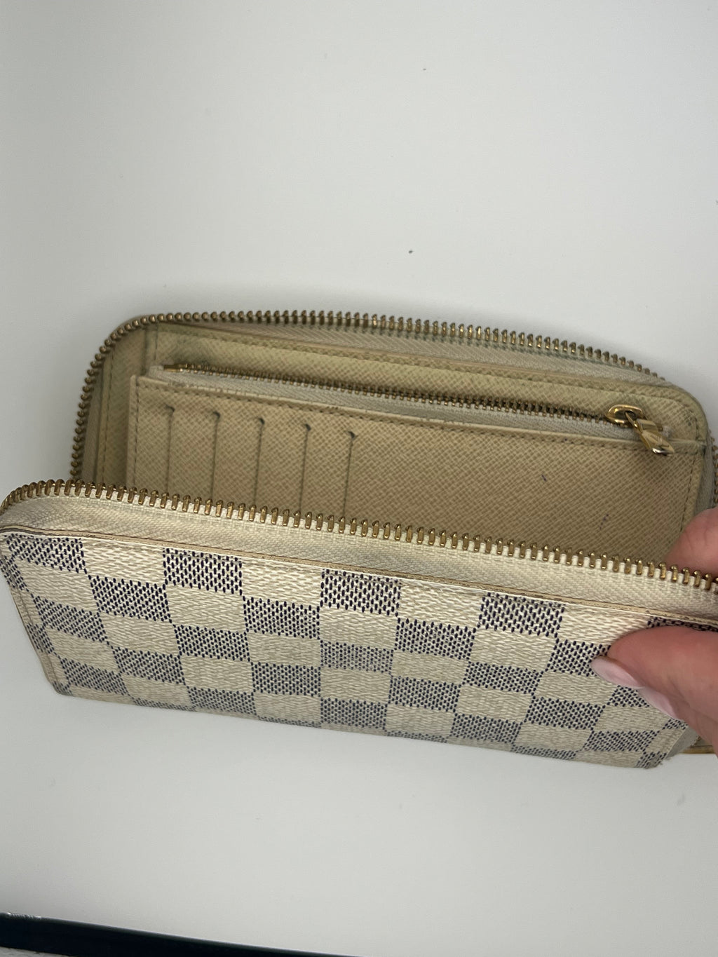 Louis Vuitton azure zippy wallet