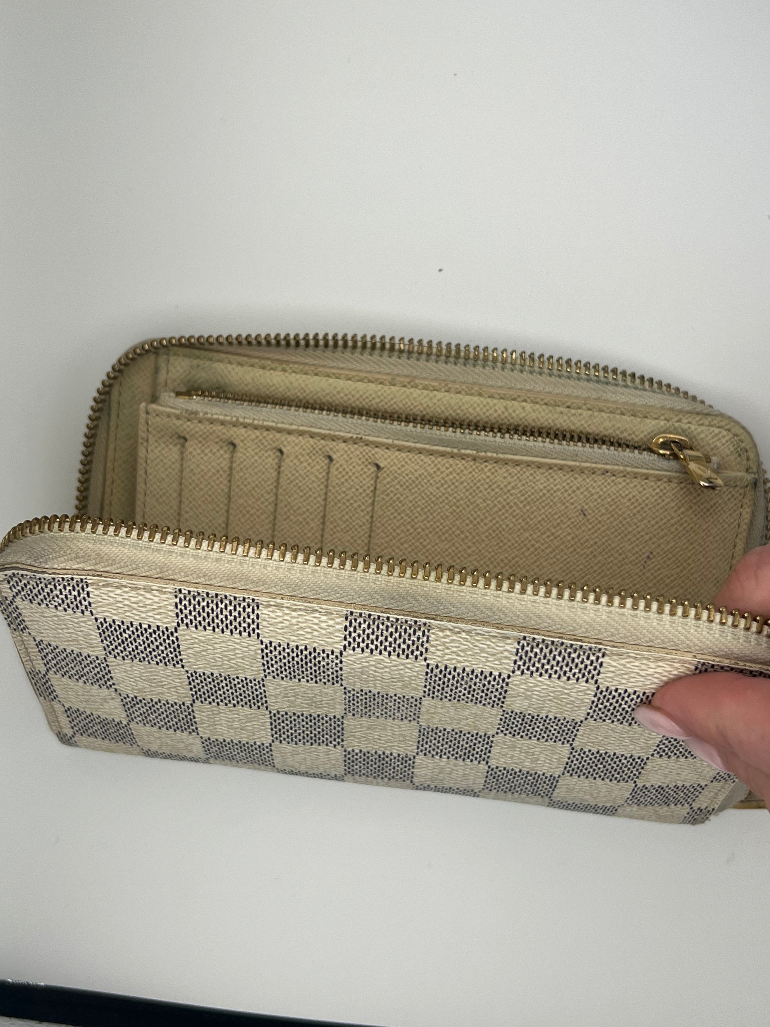 Louis Vuitton azure zippy wallet