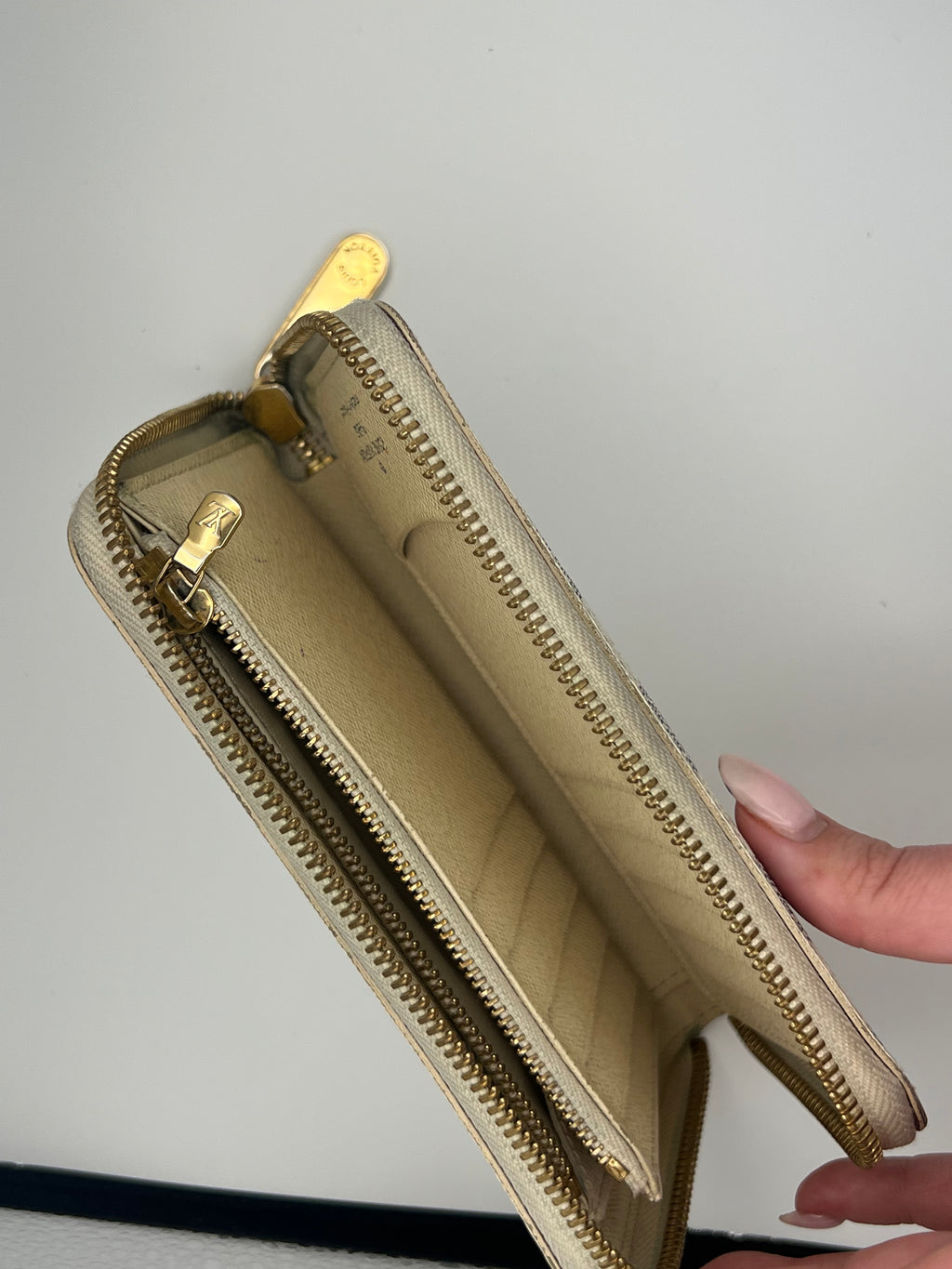 Louis Vuitton azure zippy wallet