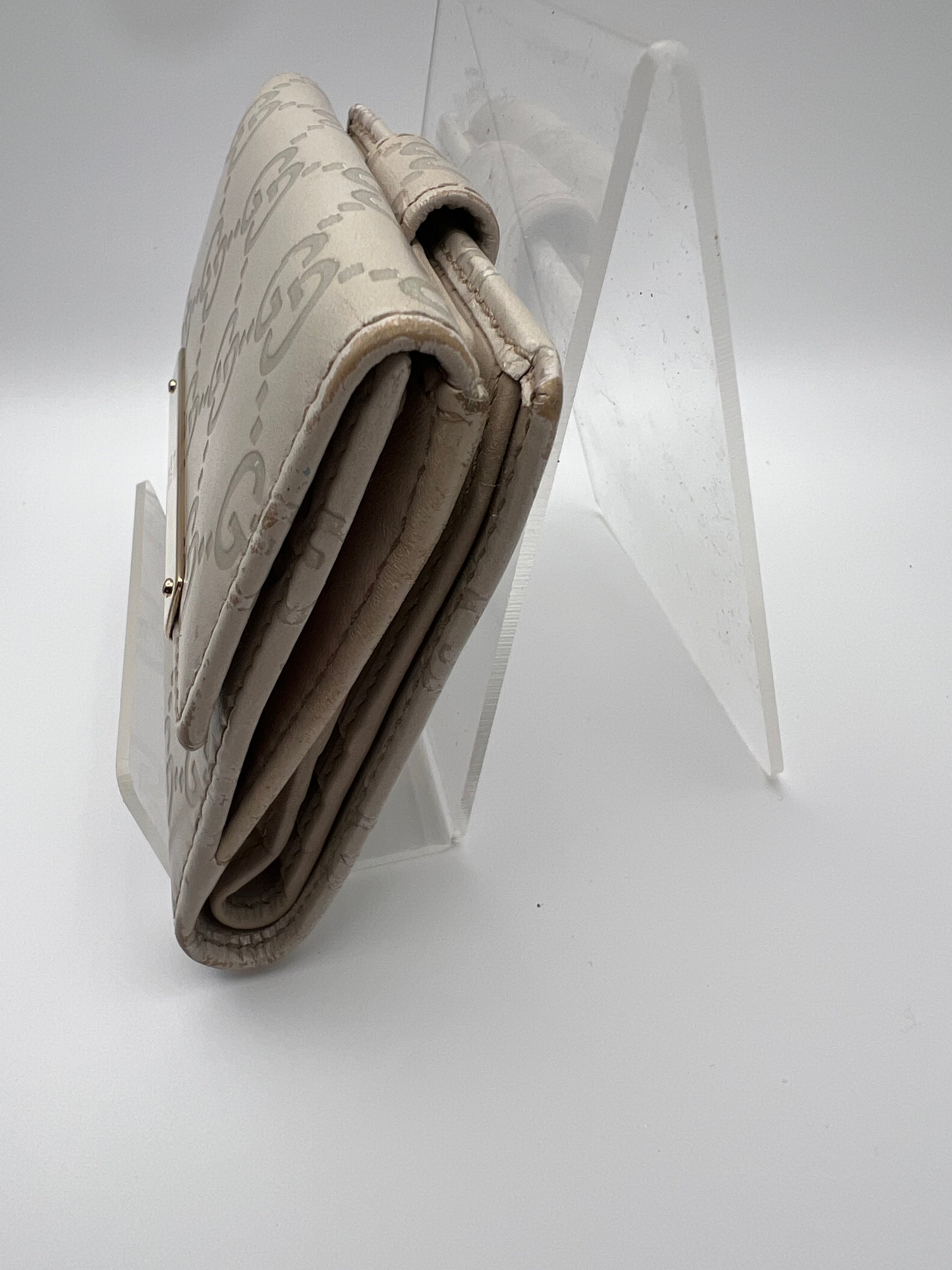 Gucci Ivory Guccissima wallet