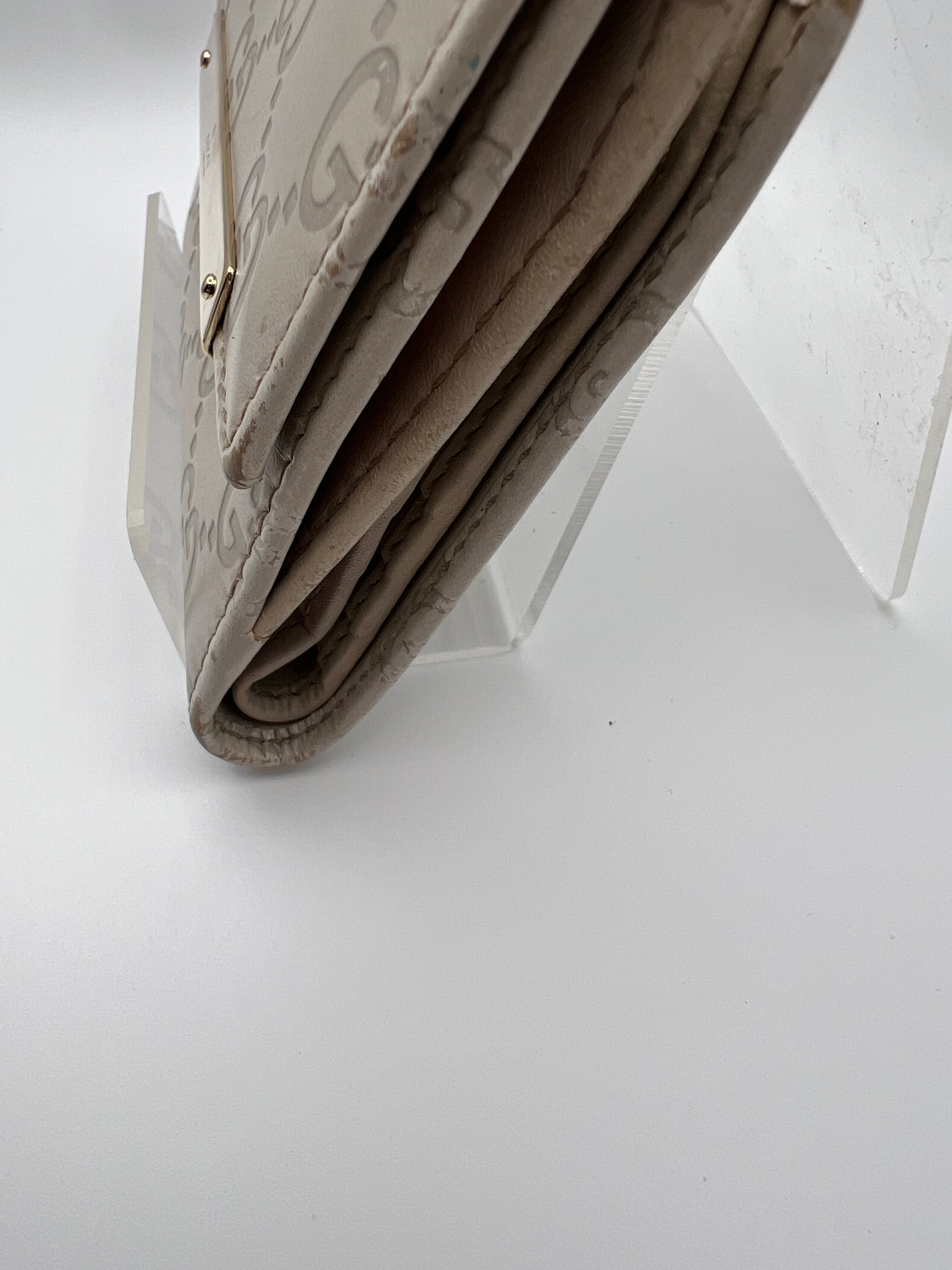 Gucci Ivory Guccissima wallet