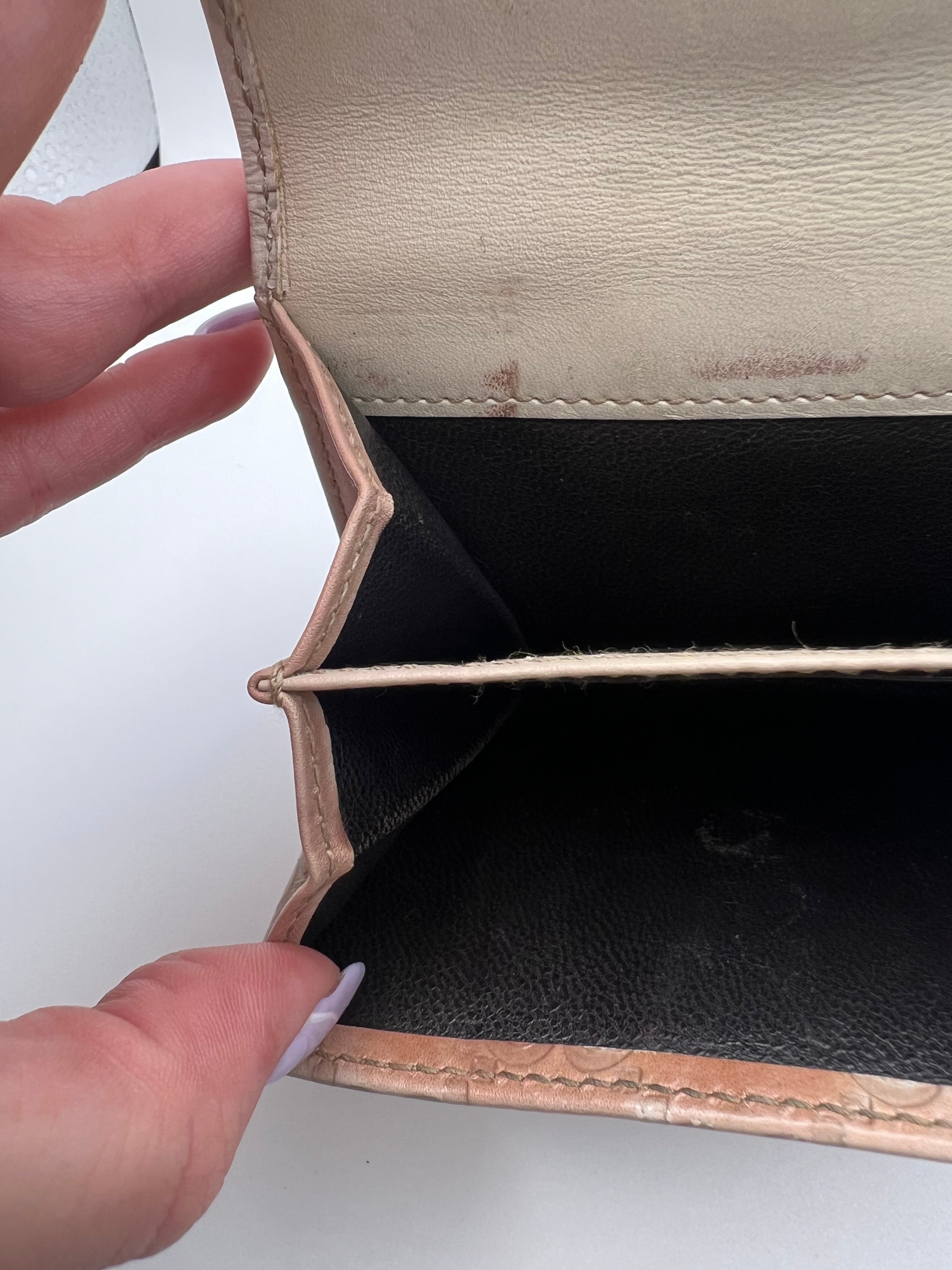 Gucci Ivory Guccissima wallet