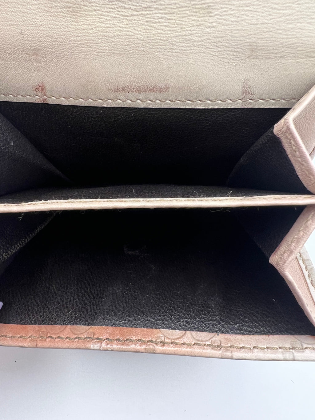 Gucci Ivory Guccissima wallet