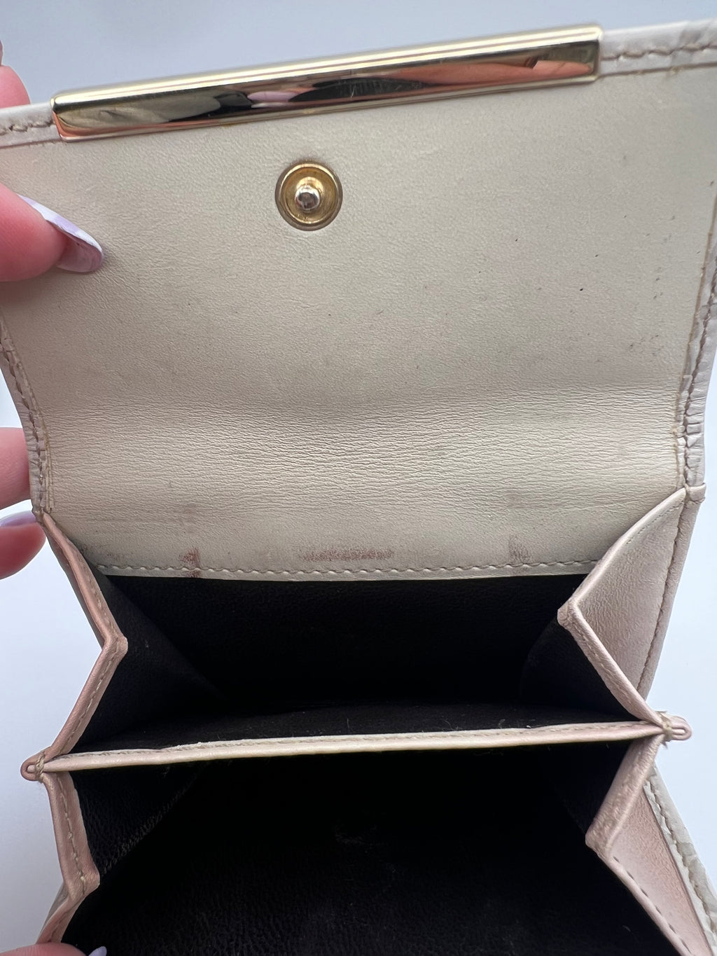 Gucci Ivory Guccissima wallet