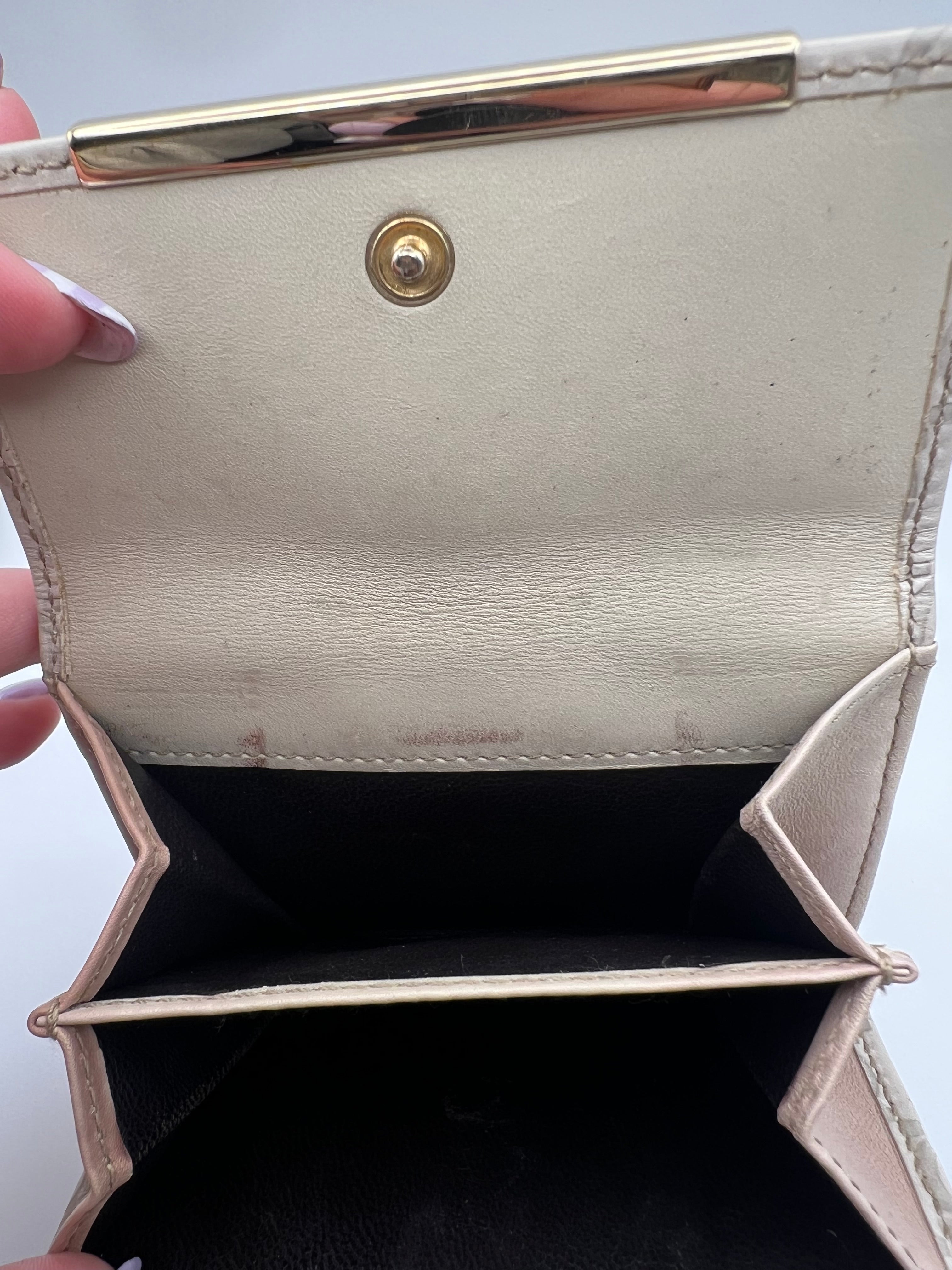 Gucci Ivory Guccissima wallet