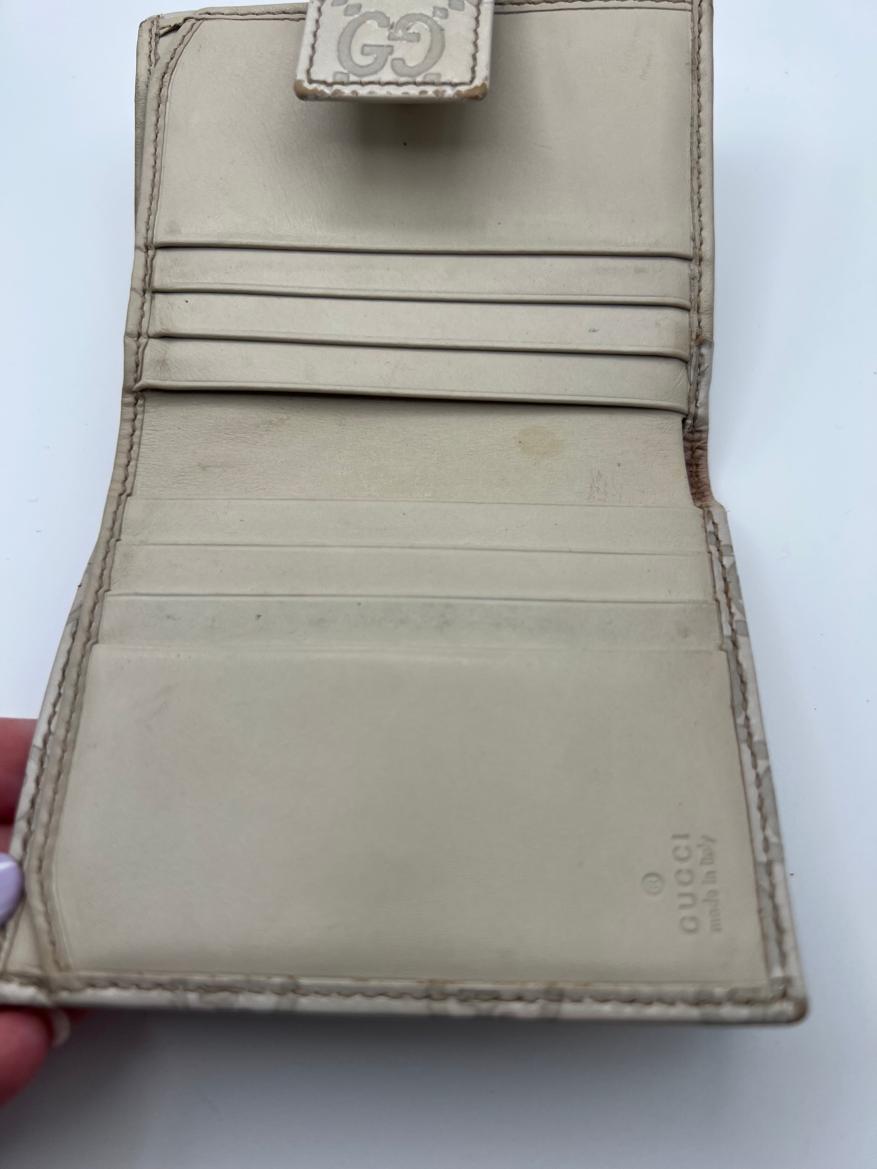 Gucci Ivory Guccissima wallet