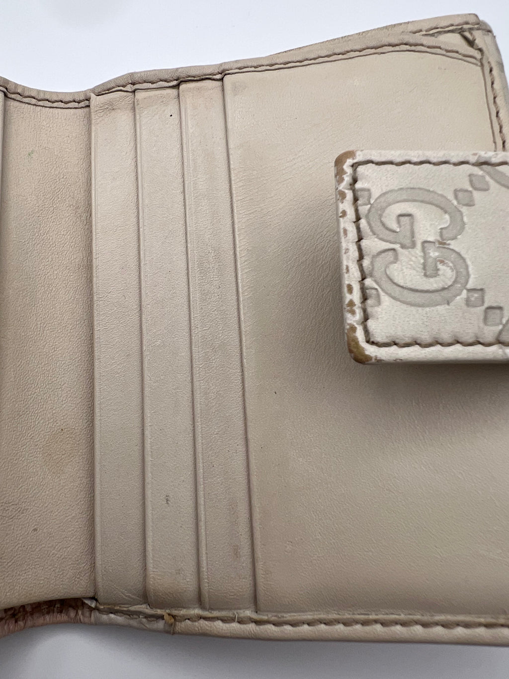 Gucci Ivory Guccissima wallet
