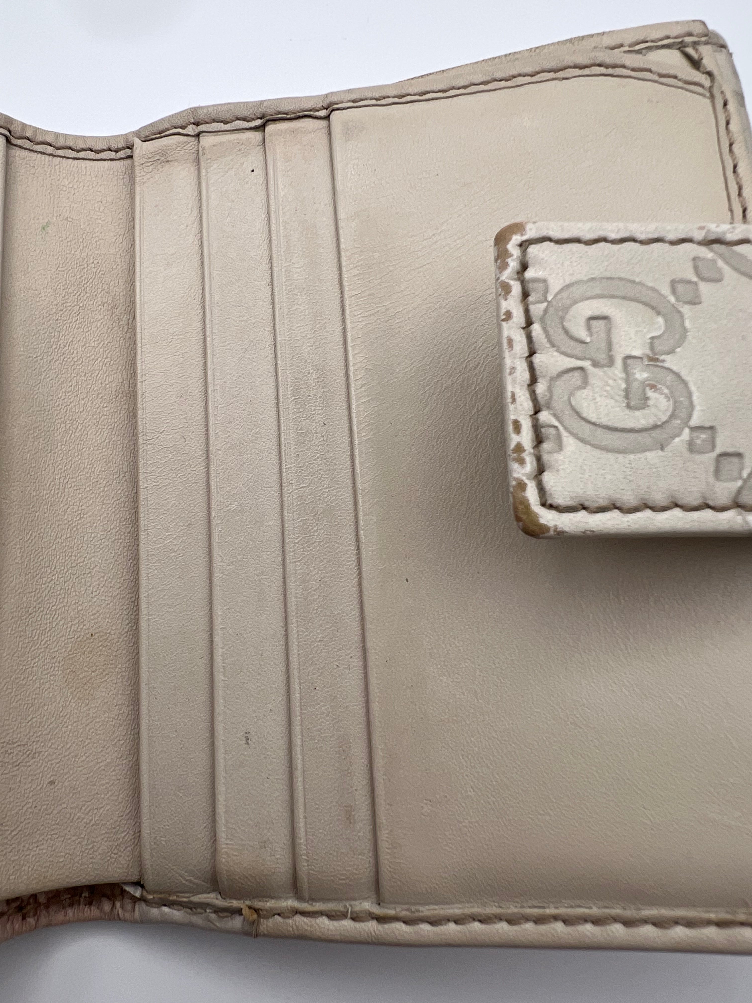 Gucci Ivory Guccissima wallet