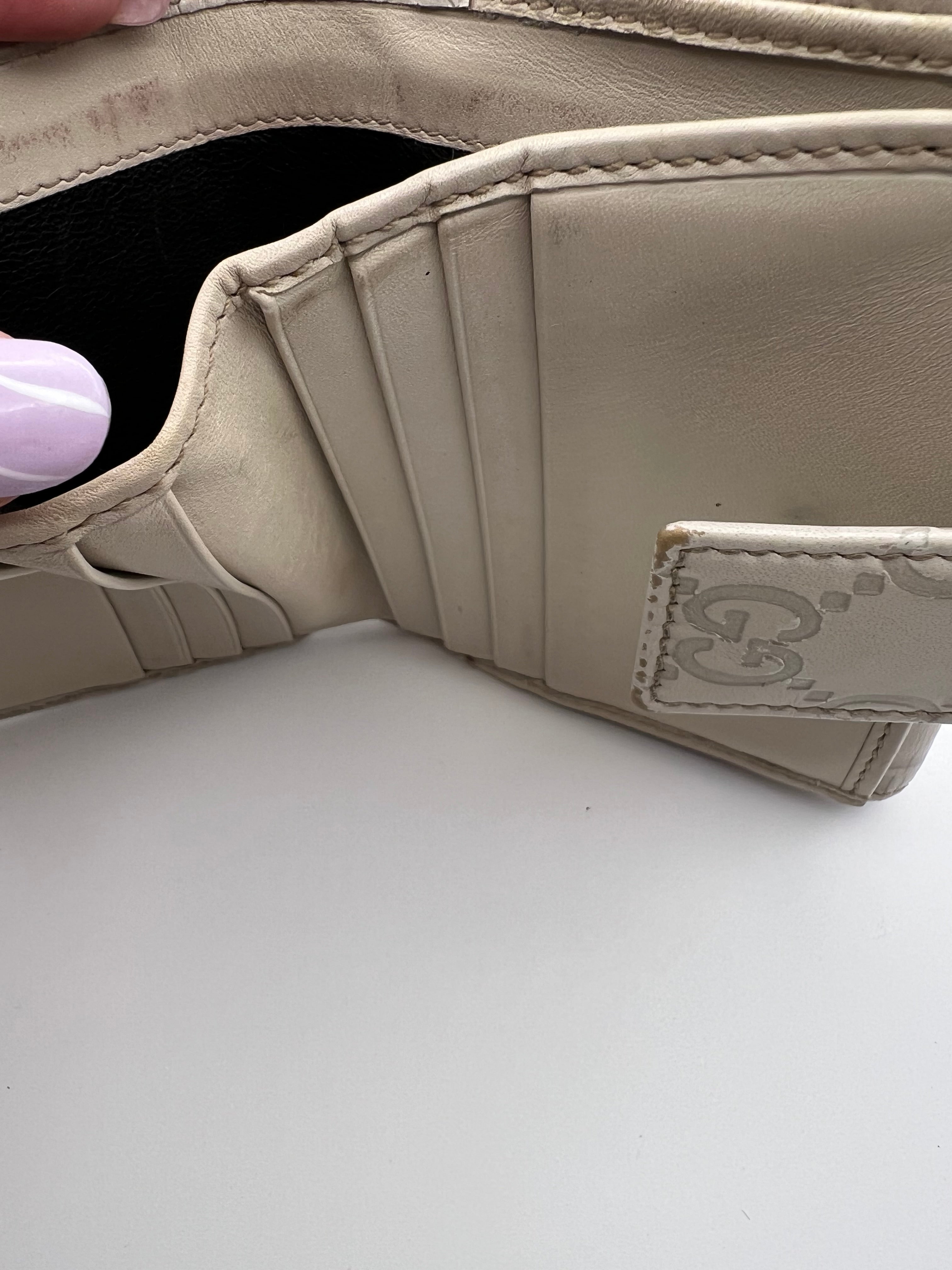 Gucci Ivory Guccissima wallet