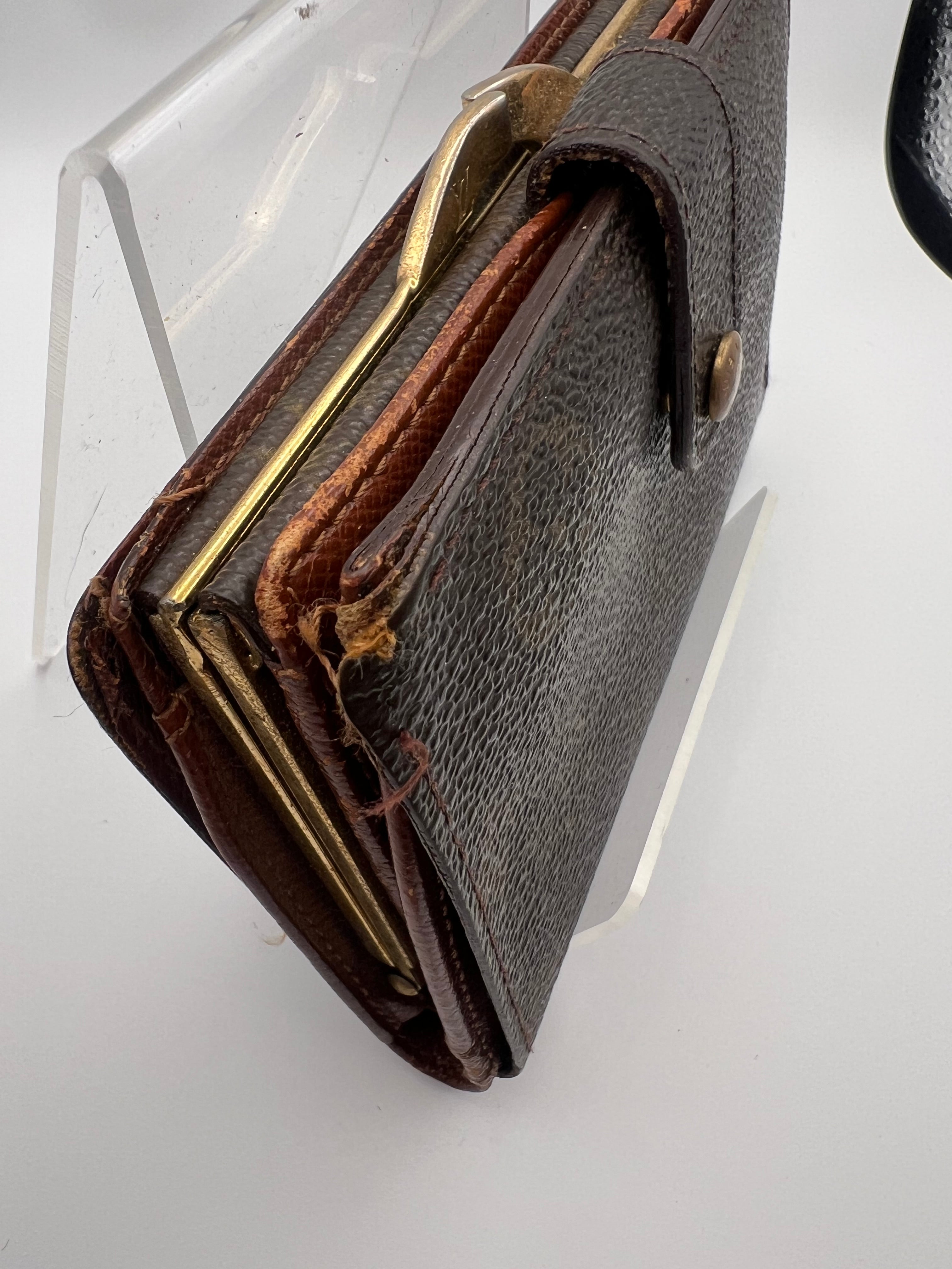 Louis Vuitton monogram Kiss lock