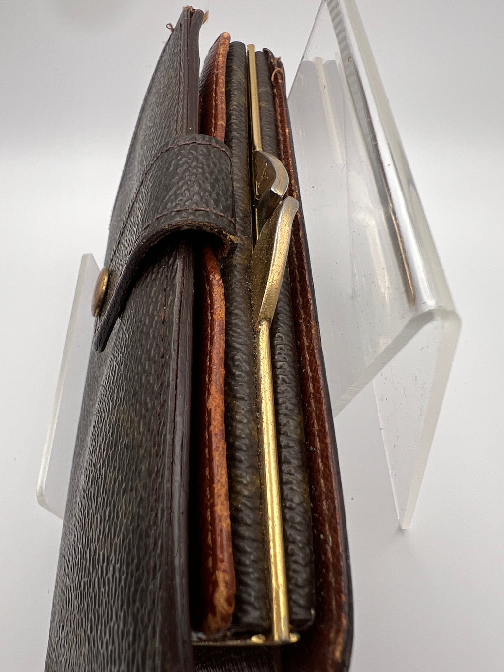 Louis Vuitton monogram Kiss lock
