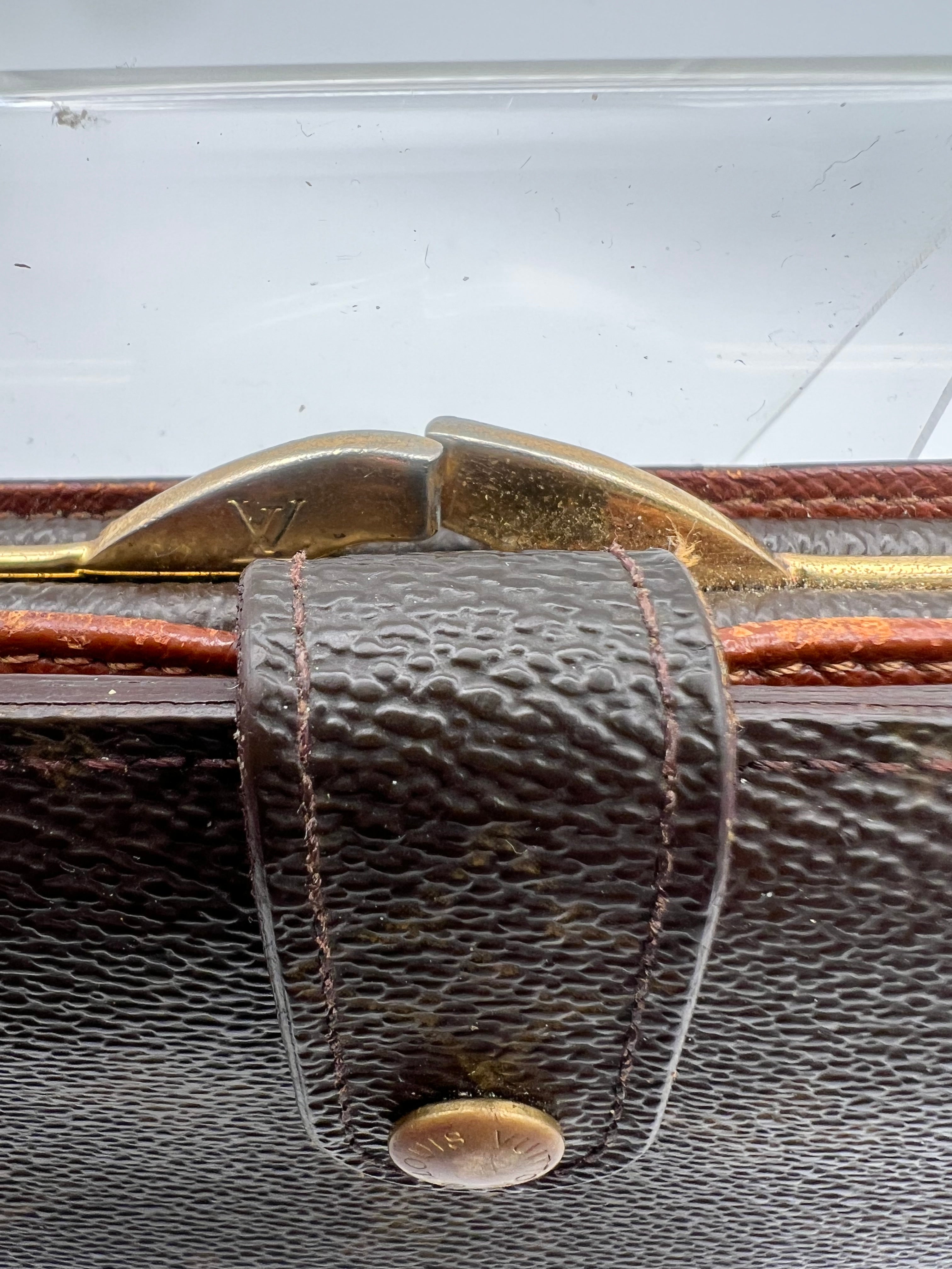 Louis Vuitton monogram Kiss lock
