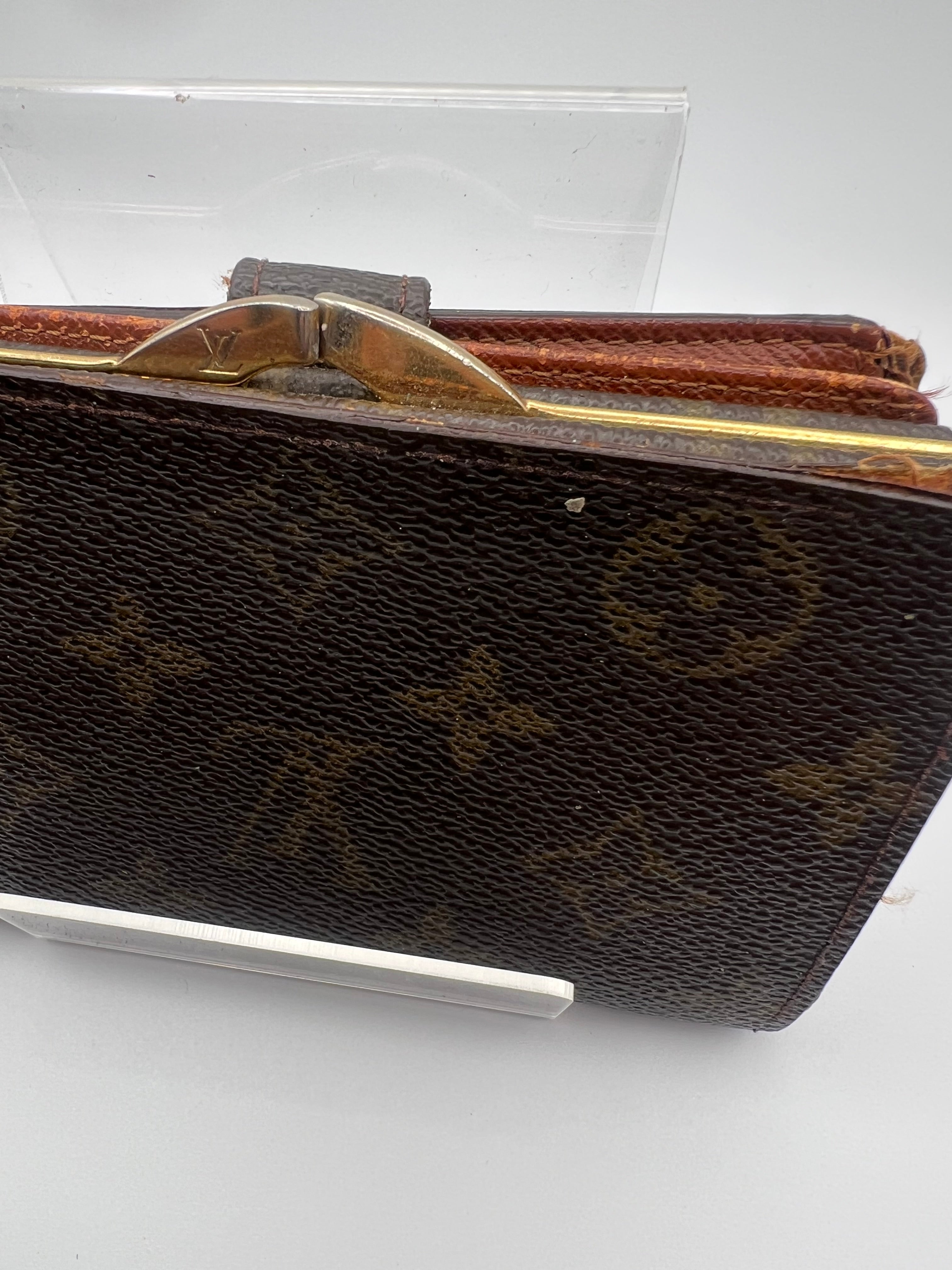 Louis Vuitton monogram Kiss lock
