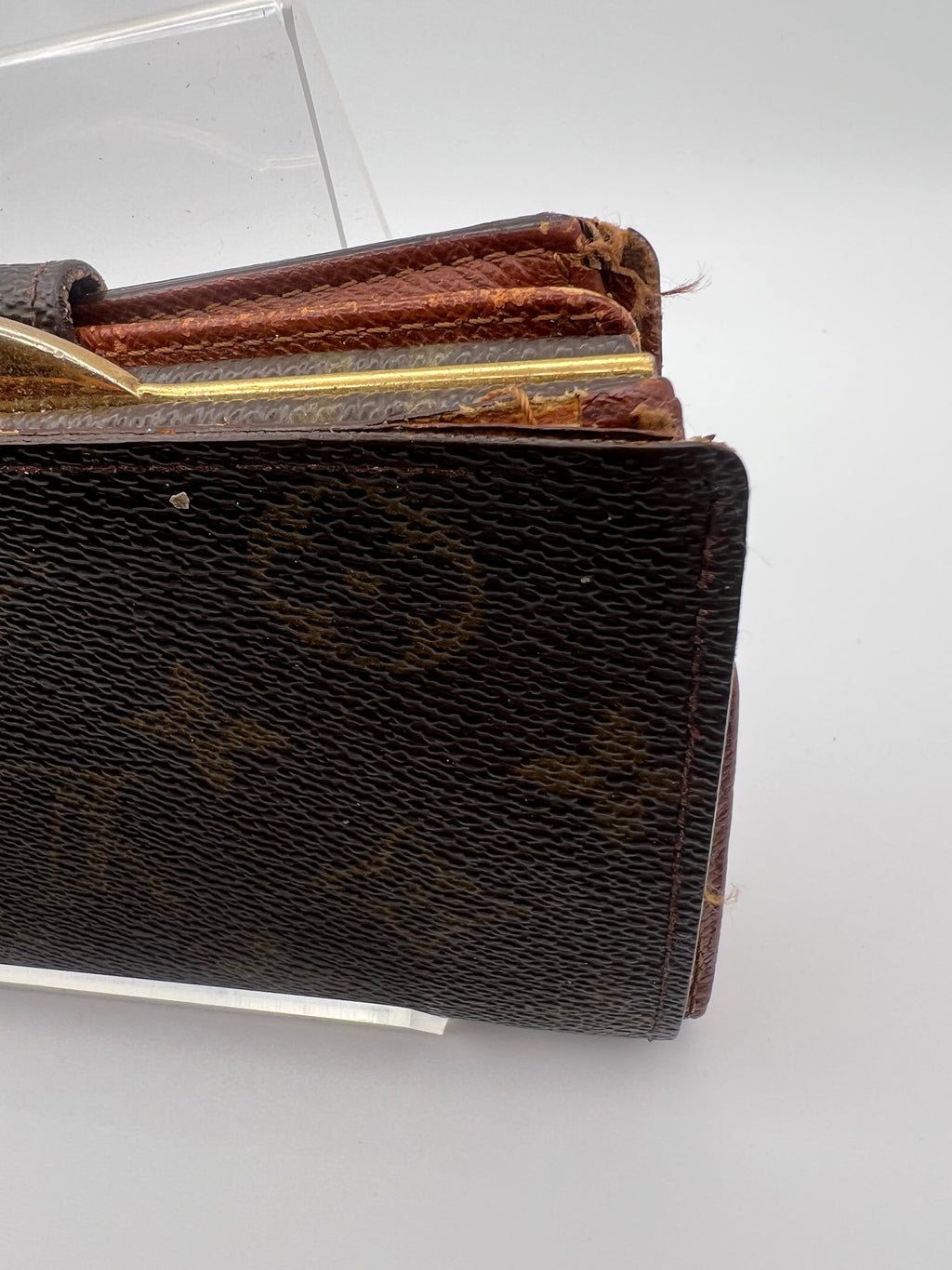 Louis Vuitton monogram Kiss lock