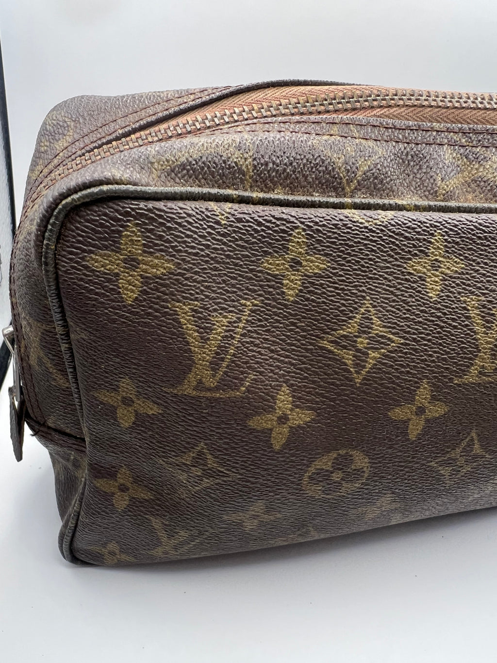 Louis Vuitton Trousse 23