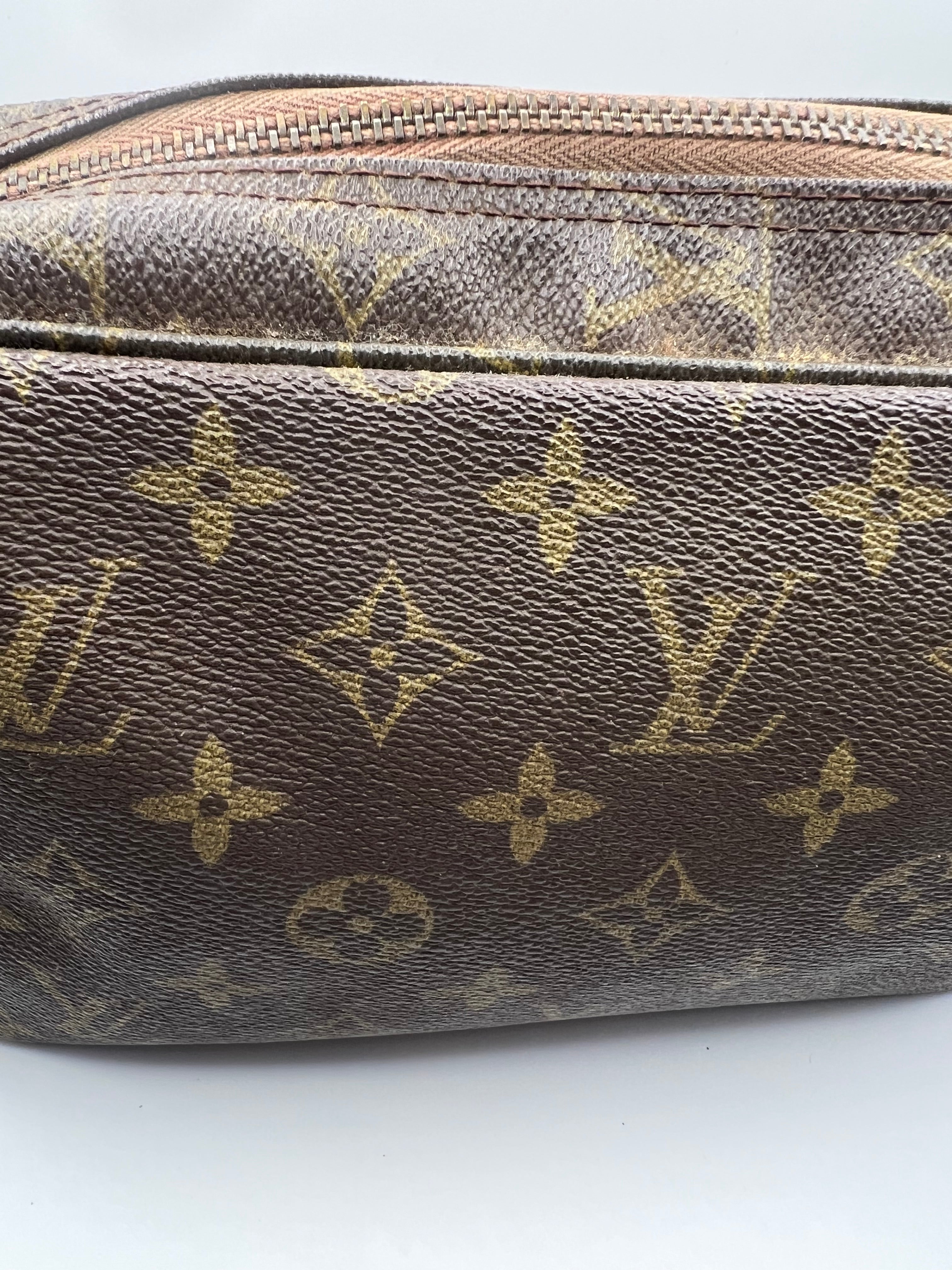 Louis Vuitton Trousse 23