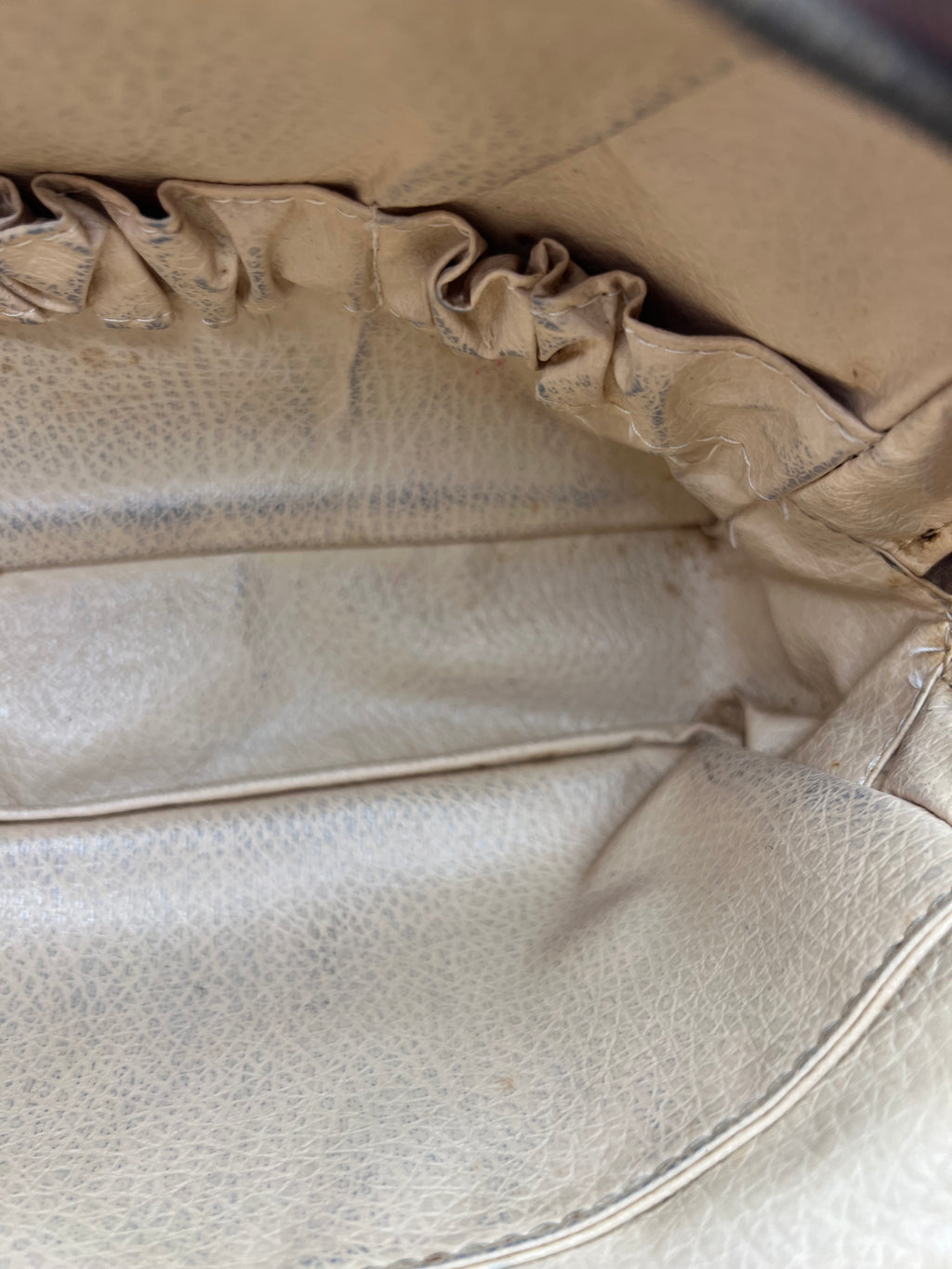 Louis Vuitton Trousse 23