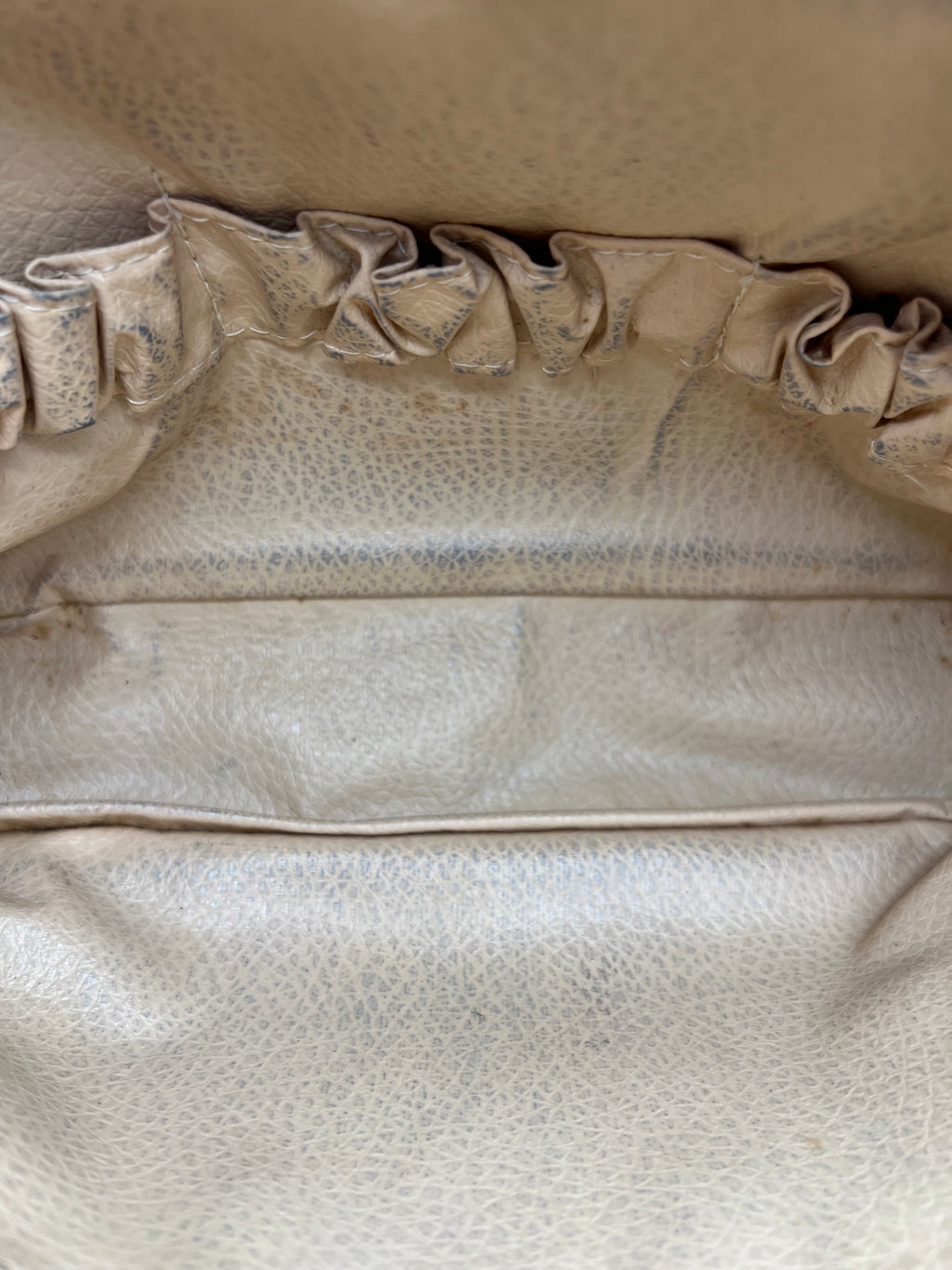 Louis Vuitton Trousse 23