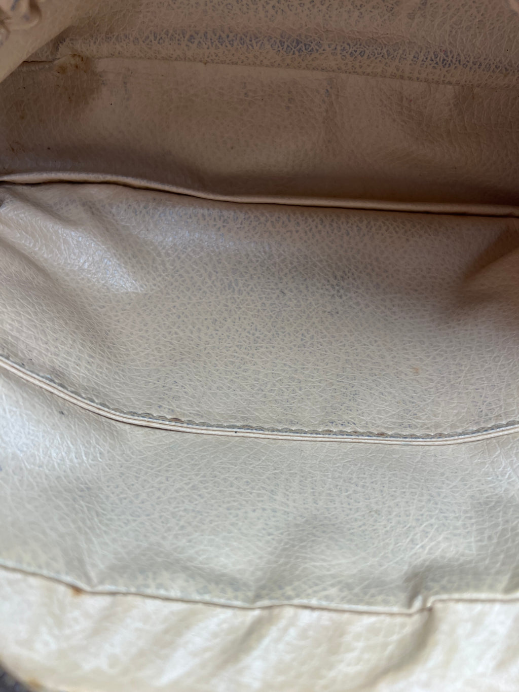 Louis Vuitton Trousse 23