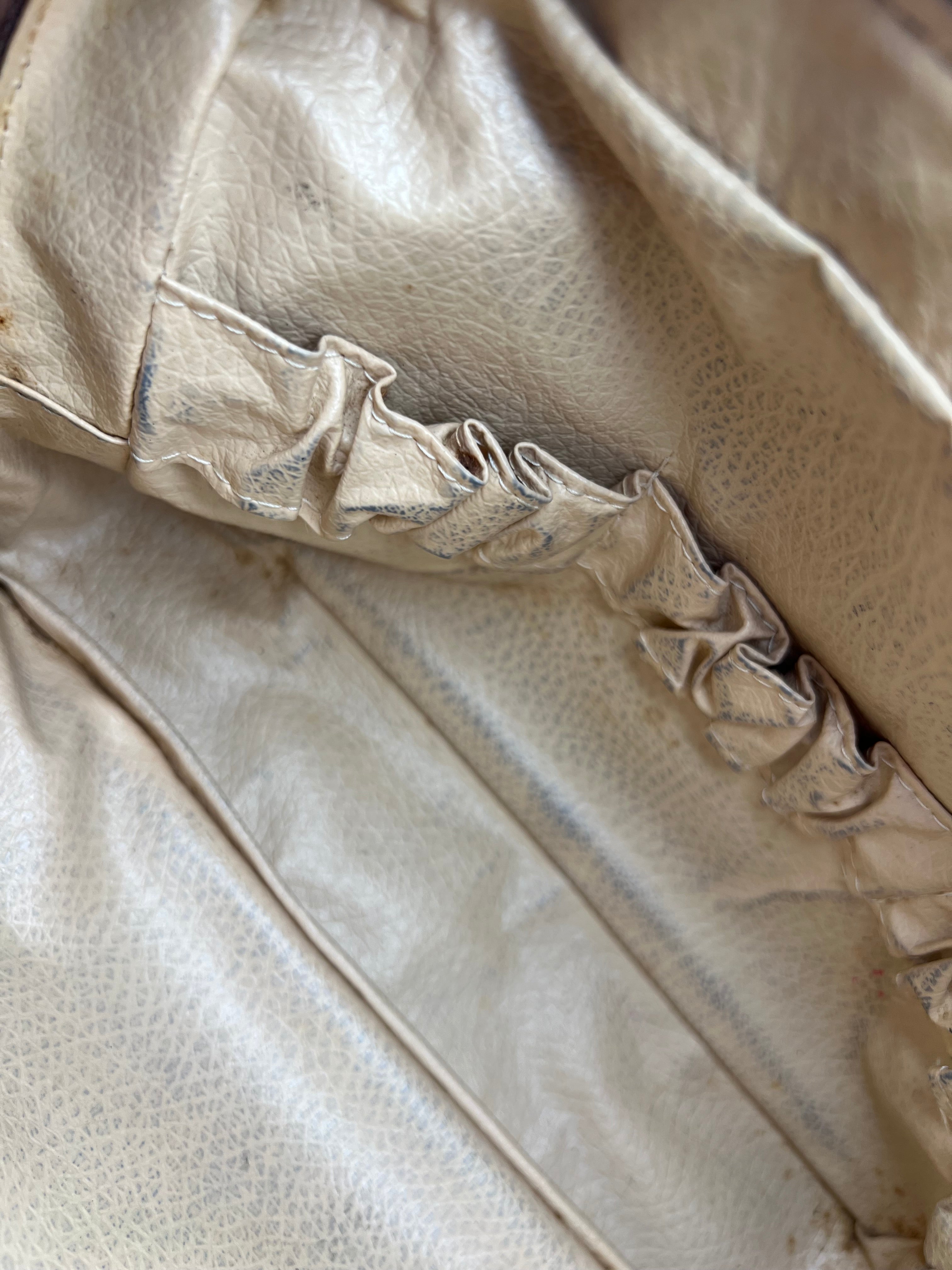 Louis Vuitton Trousse 23