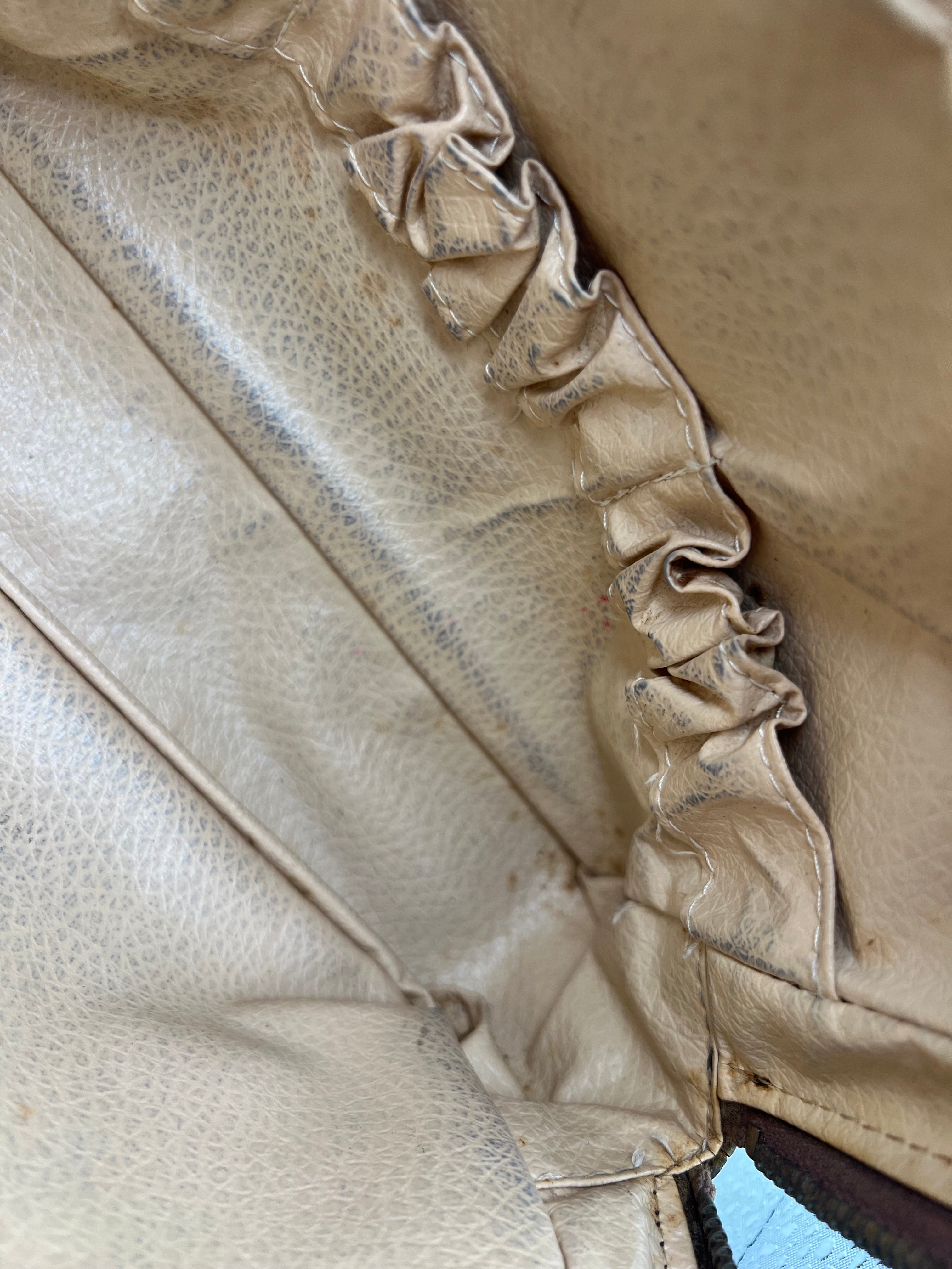 Louis Vuitton Trousse 23