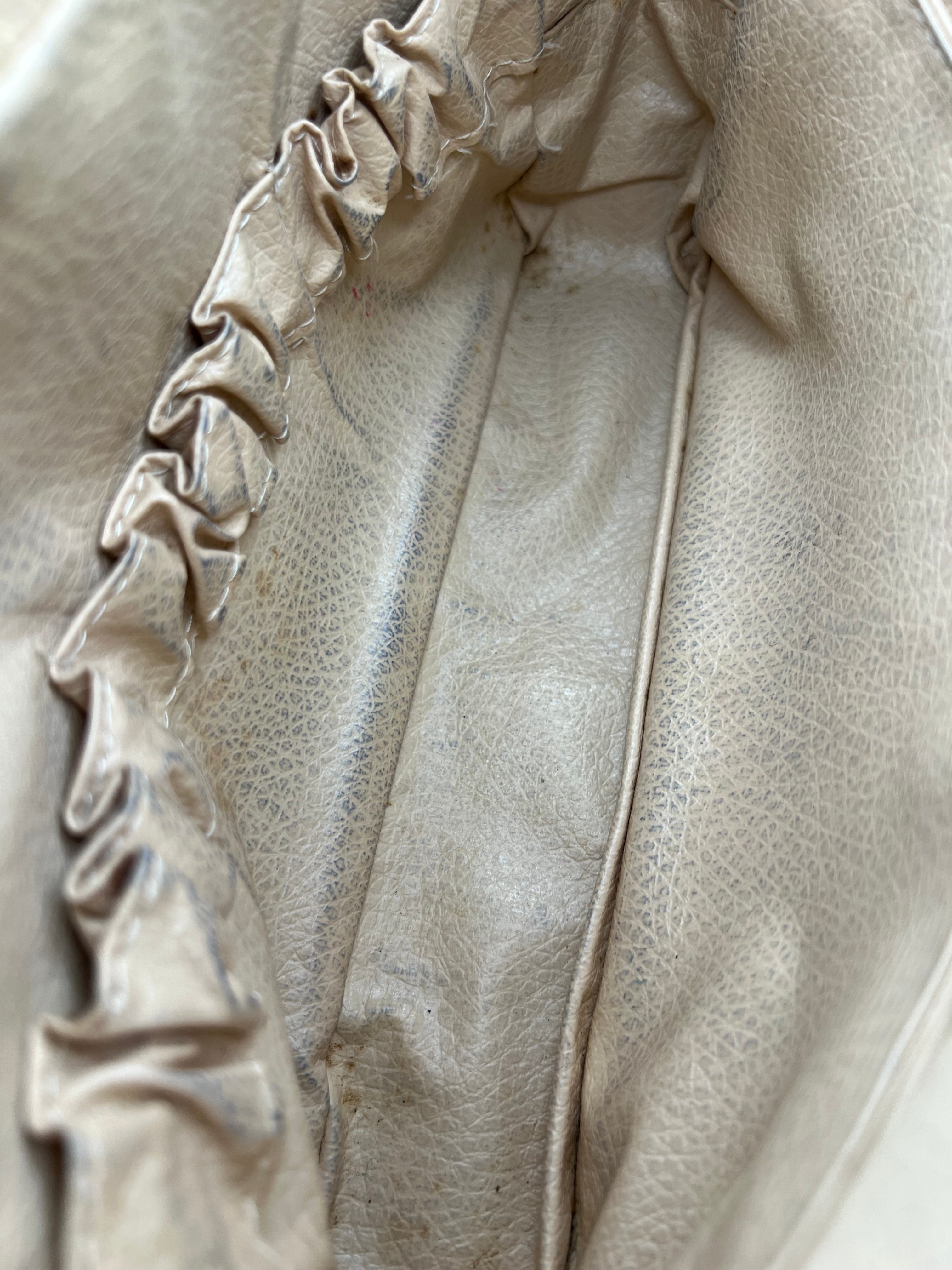 Louis Vuitton Trousse 23