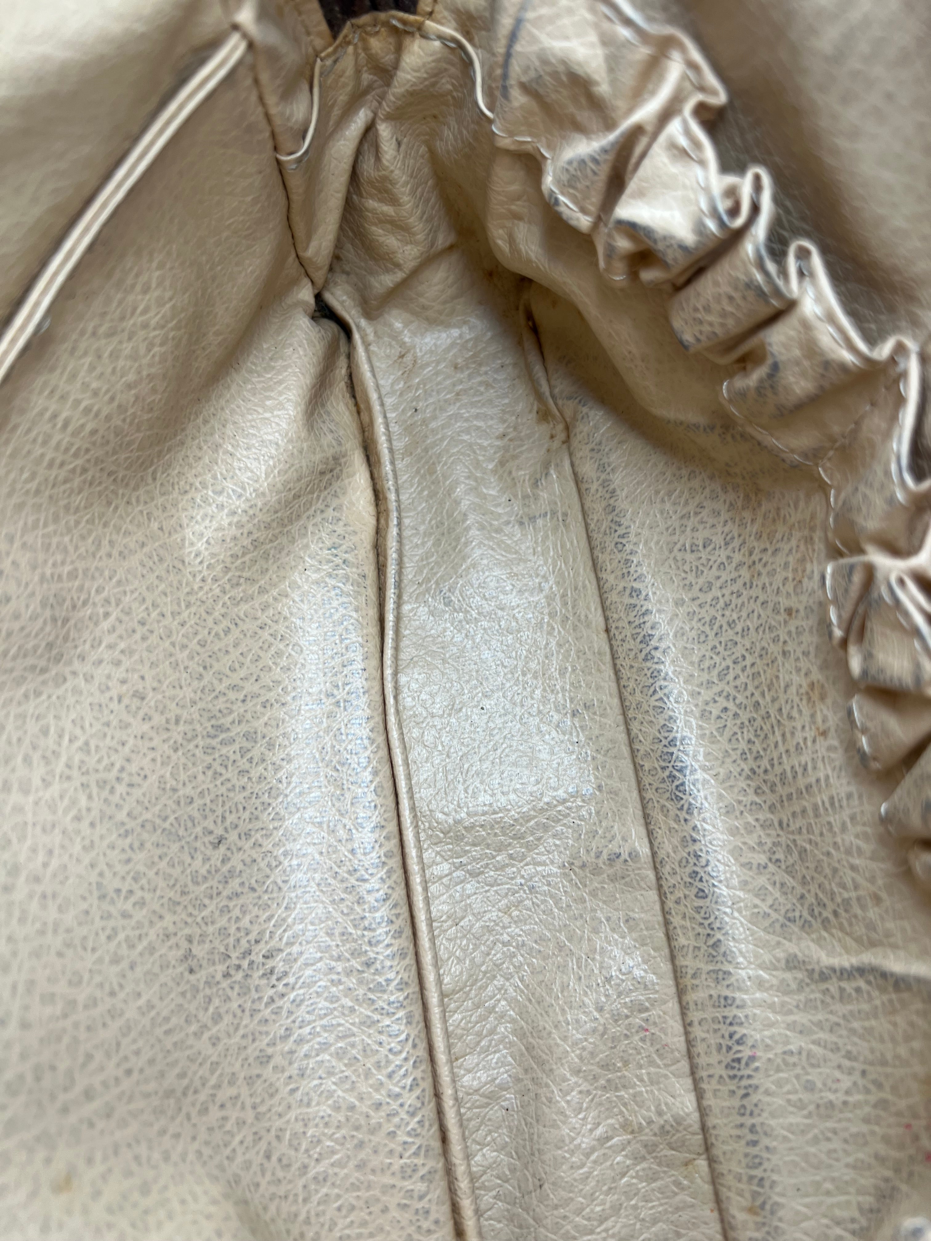 Louis Vuitton Trousse 23