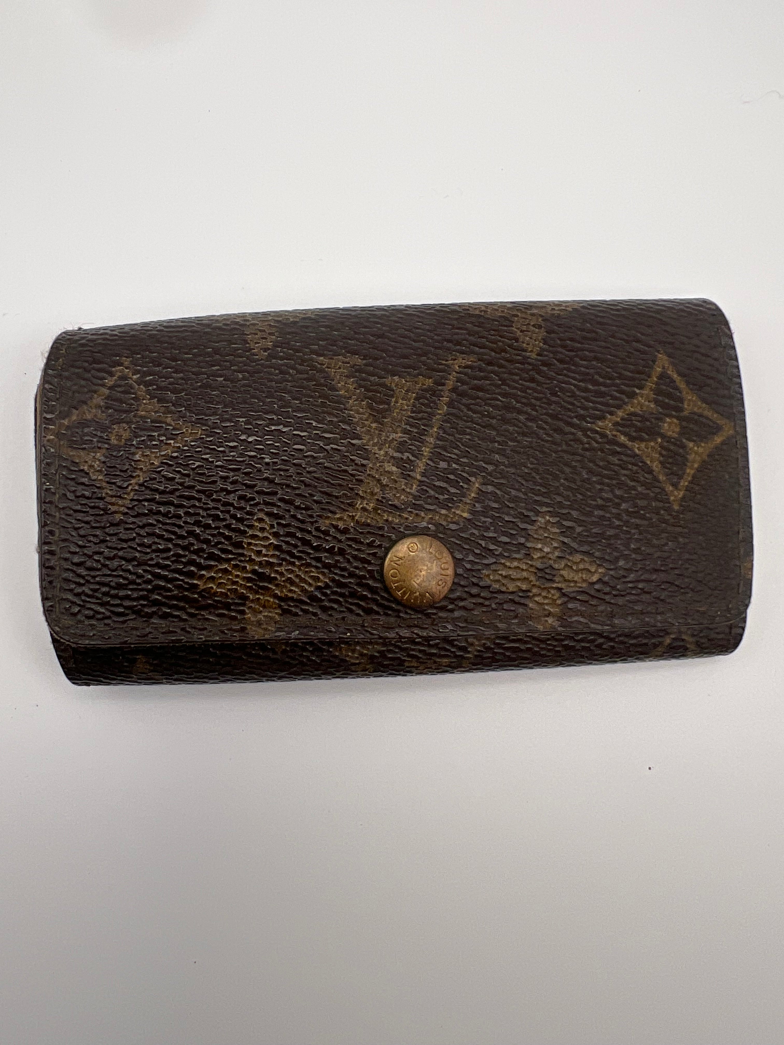Louis Vuitton monogram 4 key case
