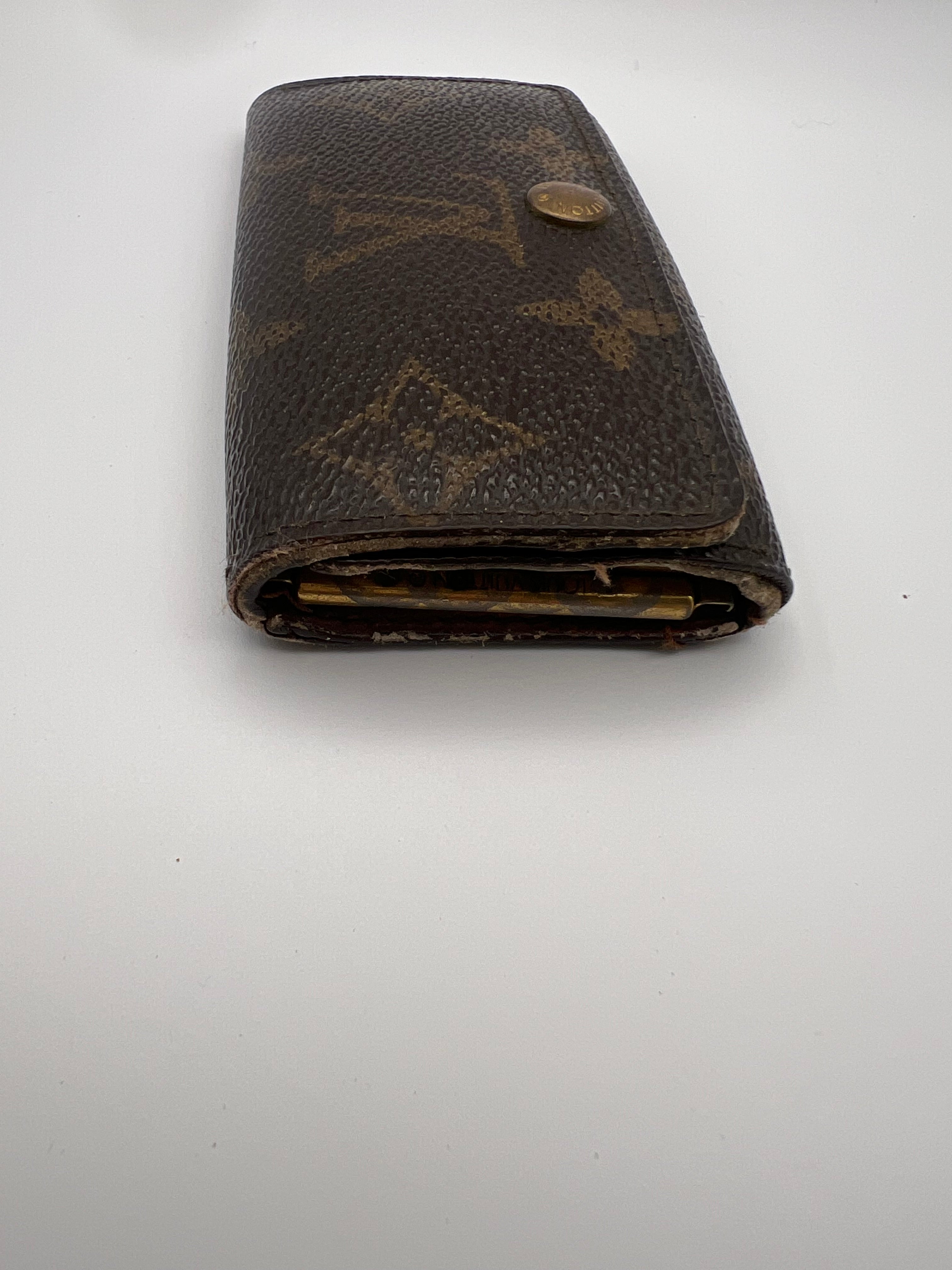 Louis Vuitton monogram 4 key case