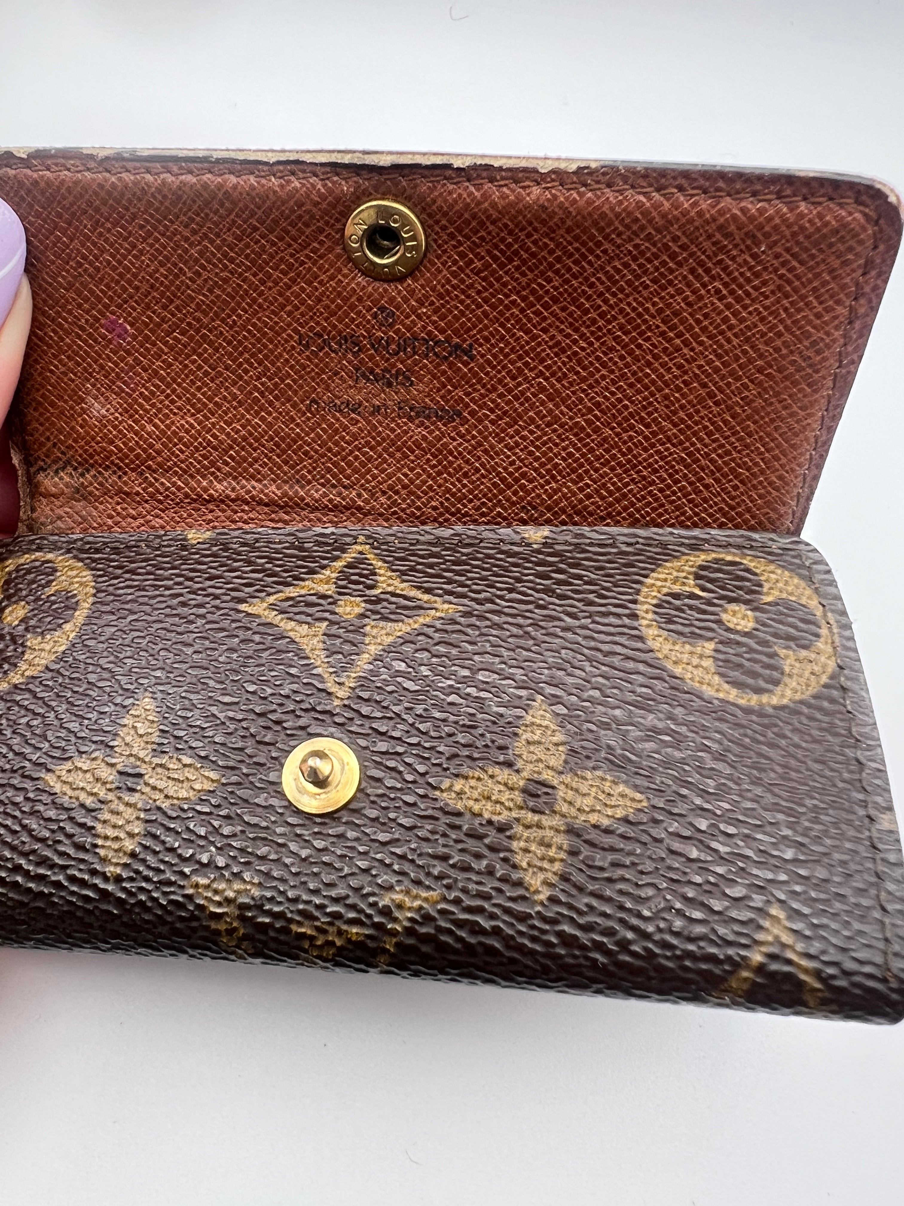 Louis Vuitton monogram 4 key case