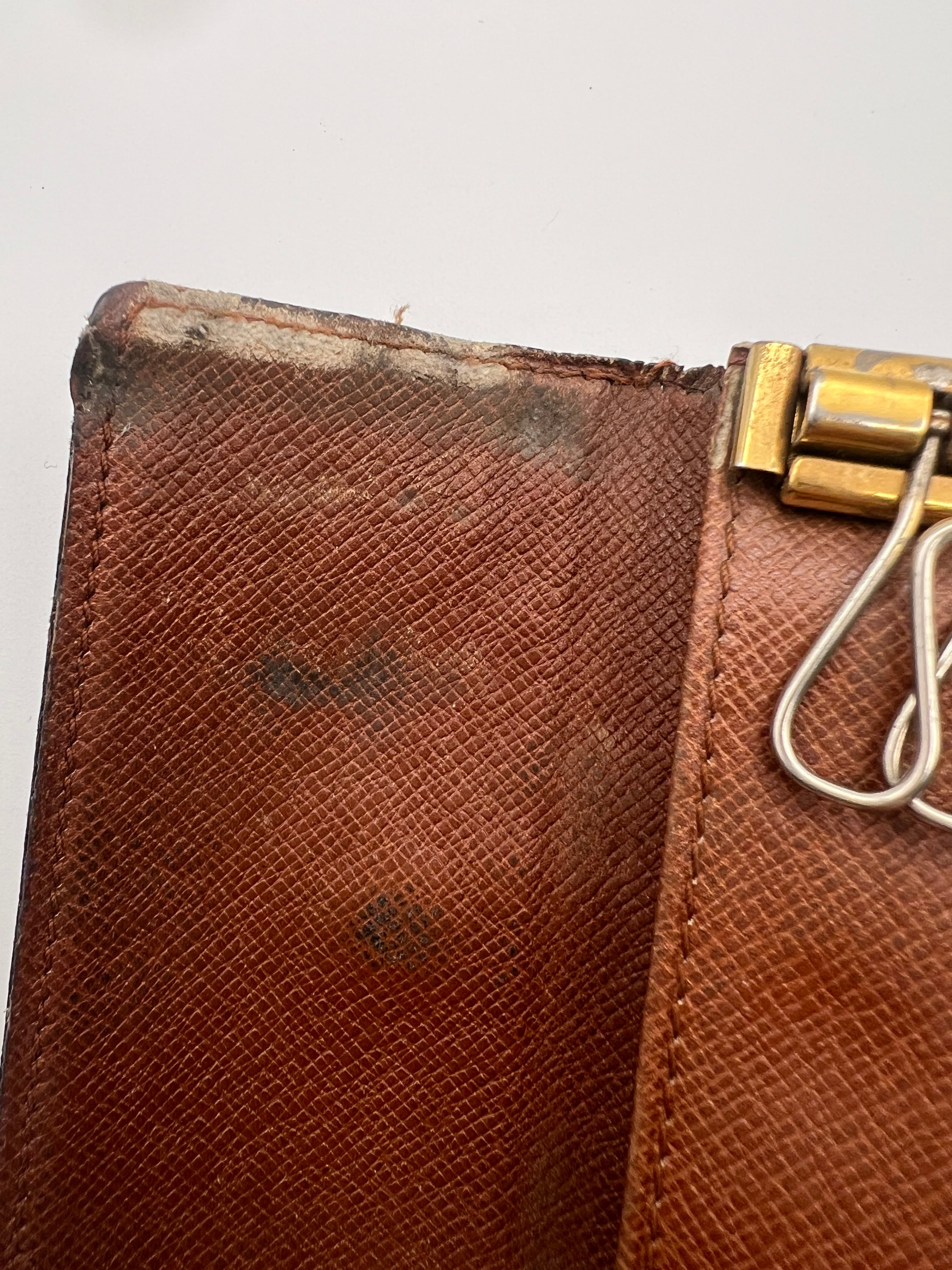 Louis Vuitton monogram 4 key case