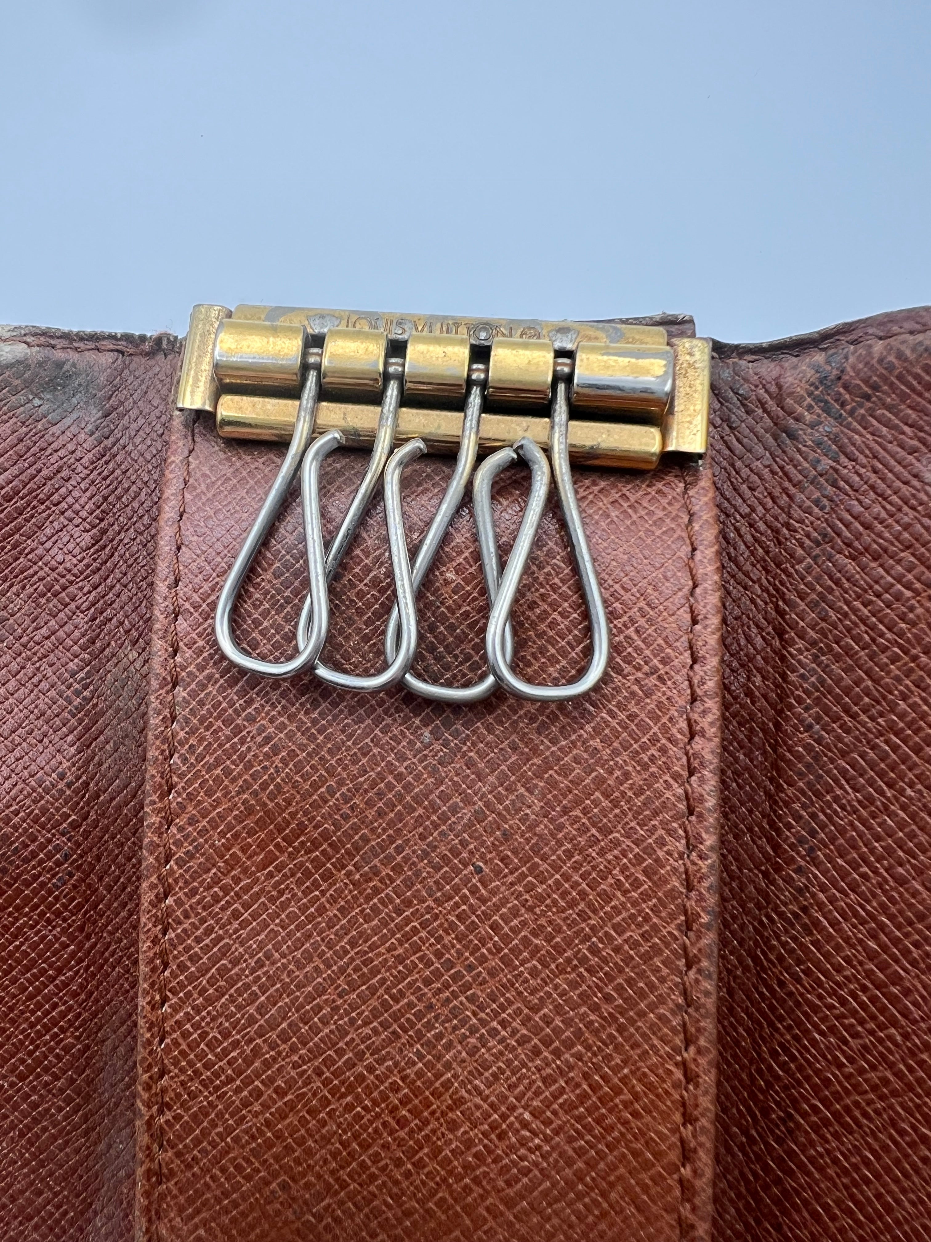 Louis Vuitton monogram 4 key case