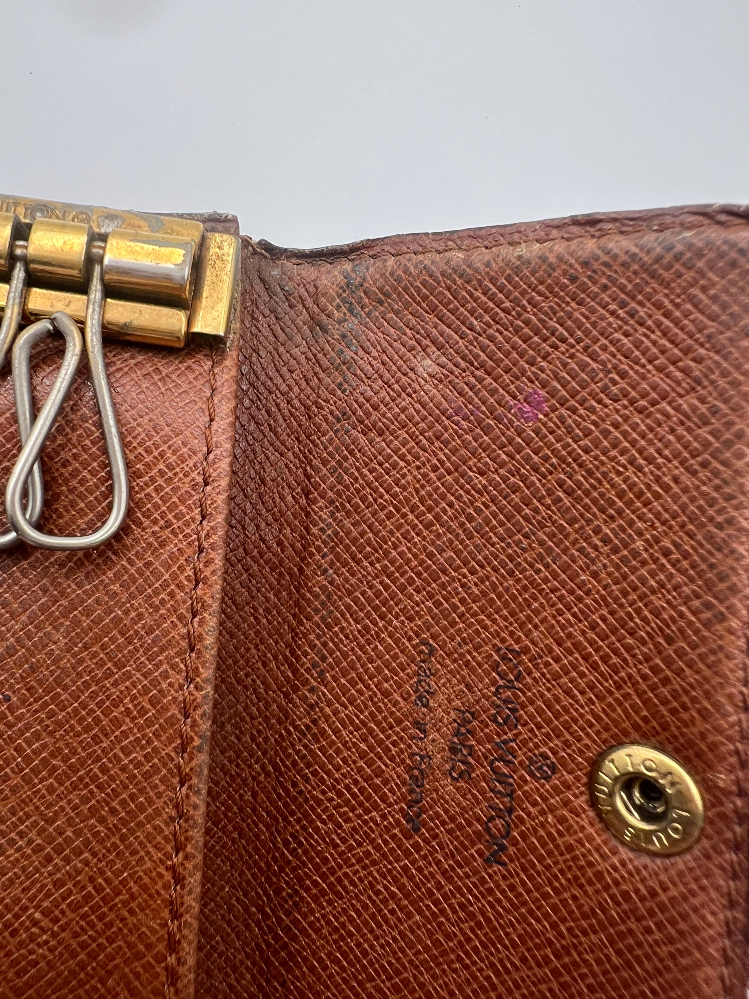 Louis Vuitton monogram 4 key case
