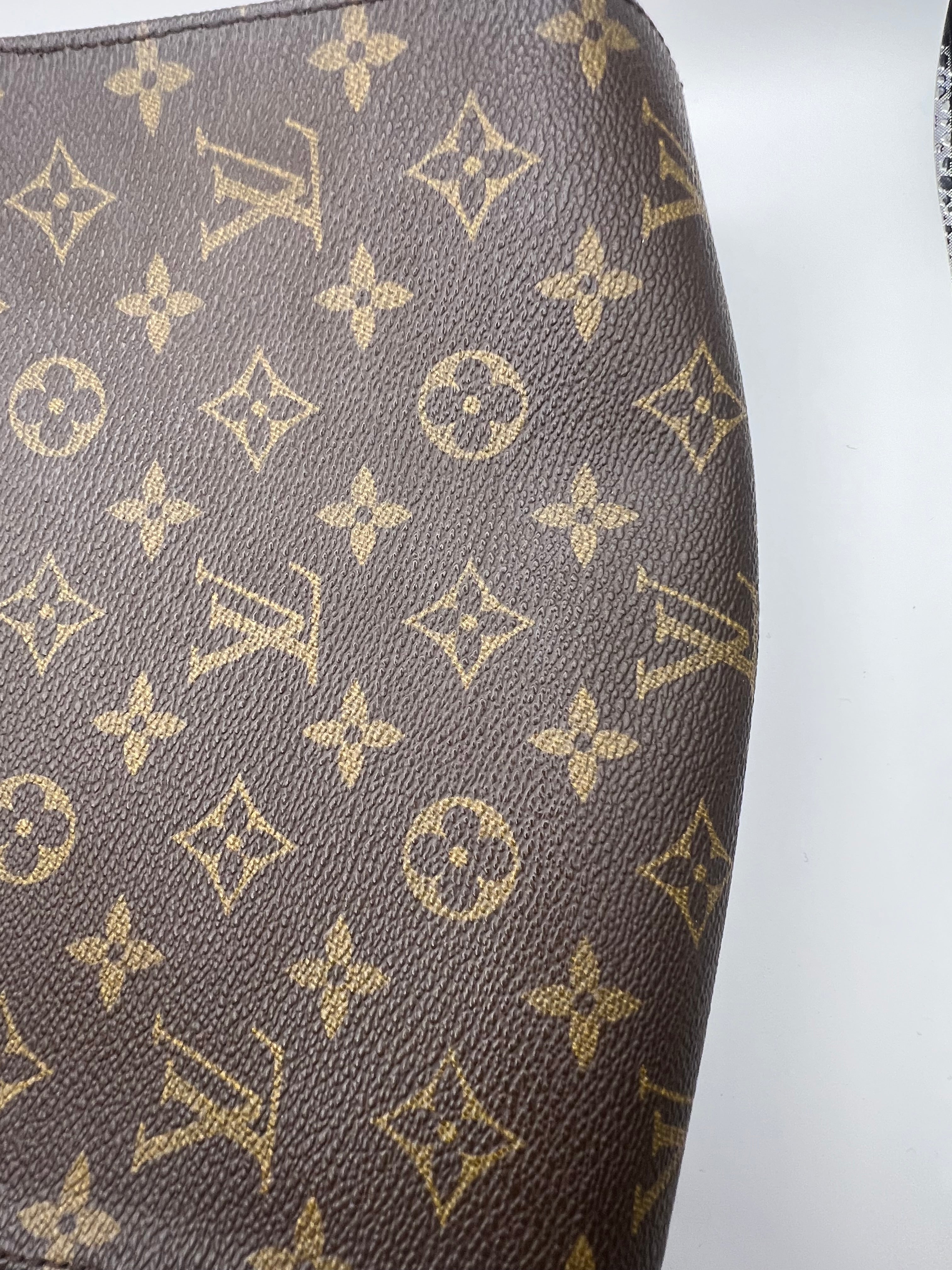 Louis Vuitton Cartouchière Bag MM