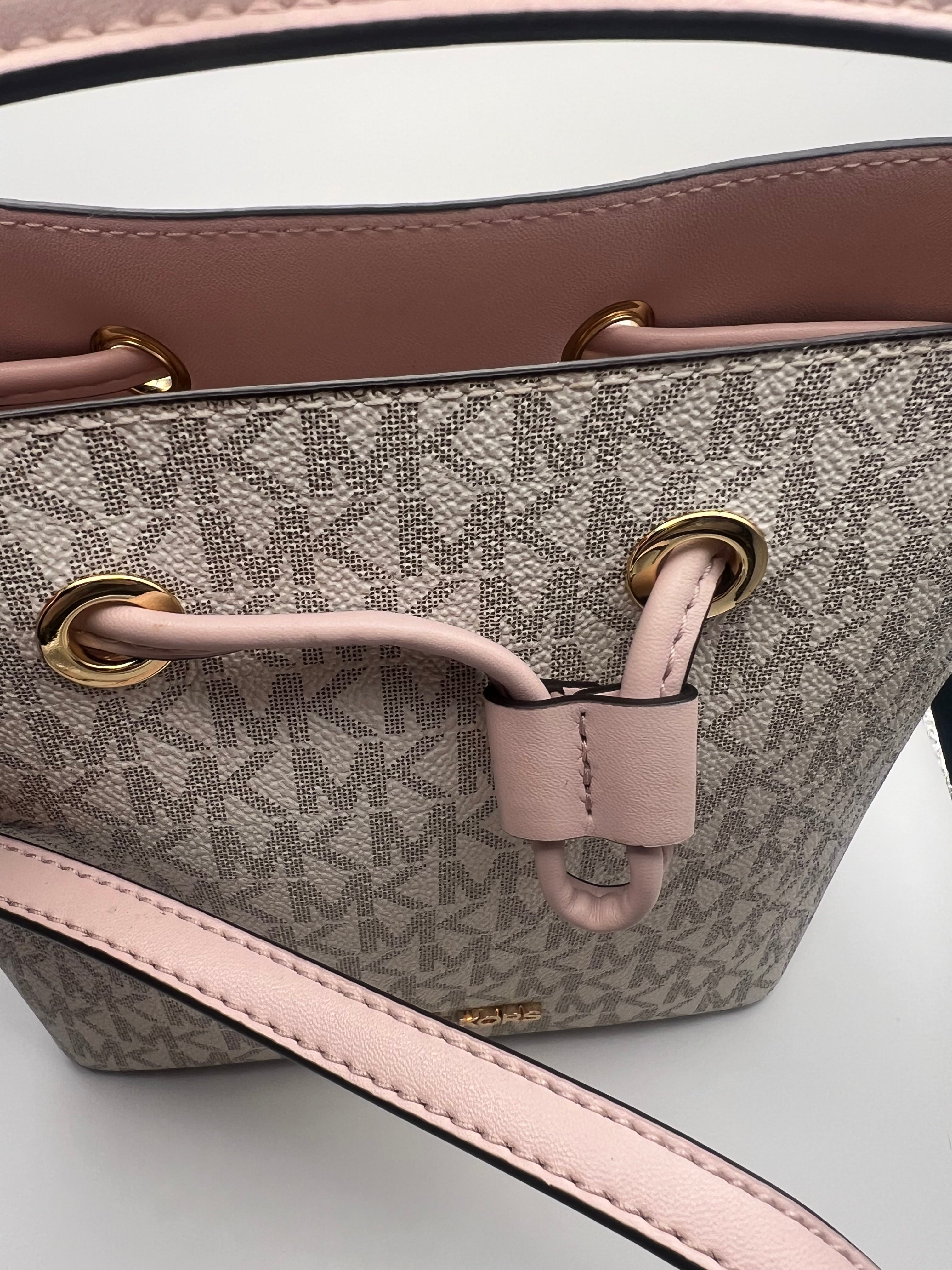 Micheal Kors bucket crossbody