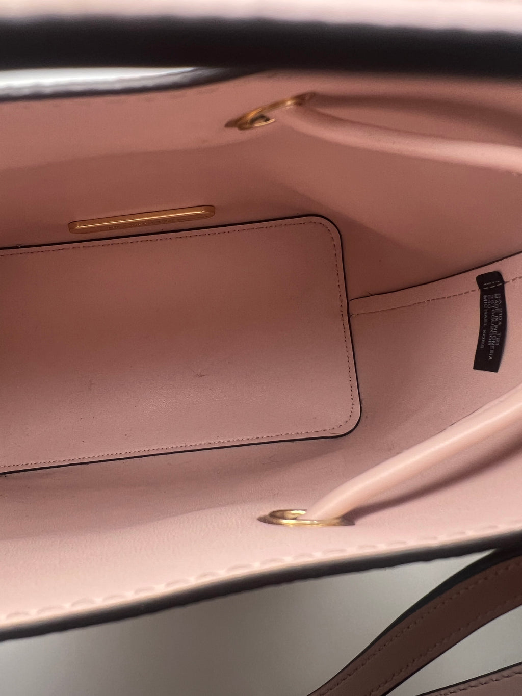 Micheal Kors bucket crossbody